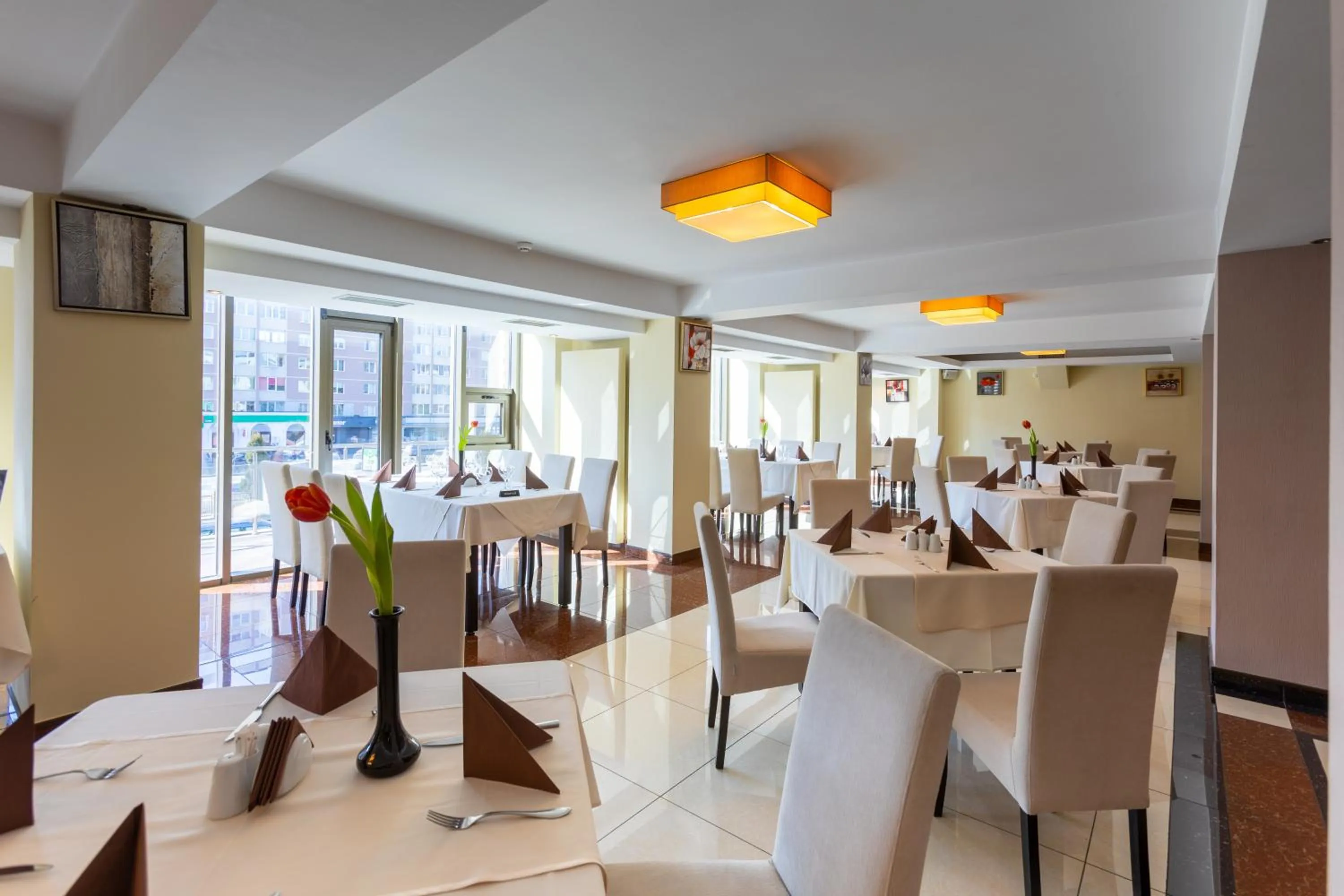 Restaurant/places to eat in Golden Time Hotel