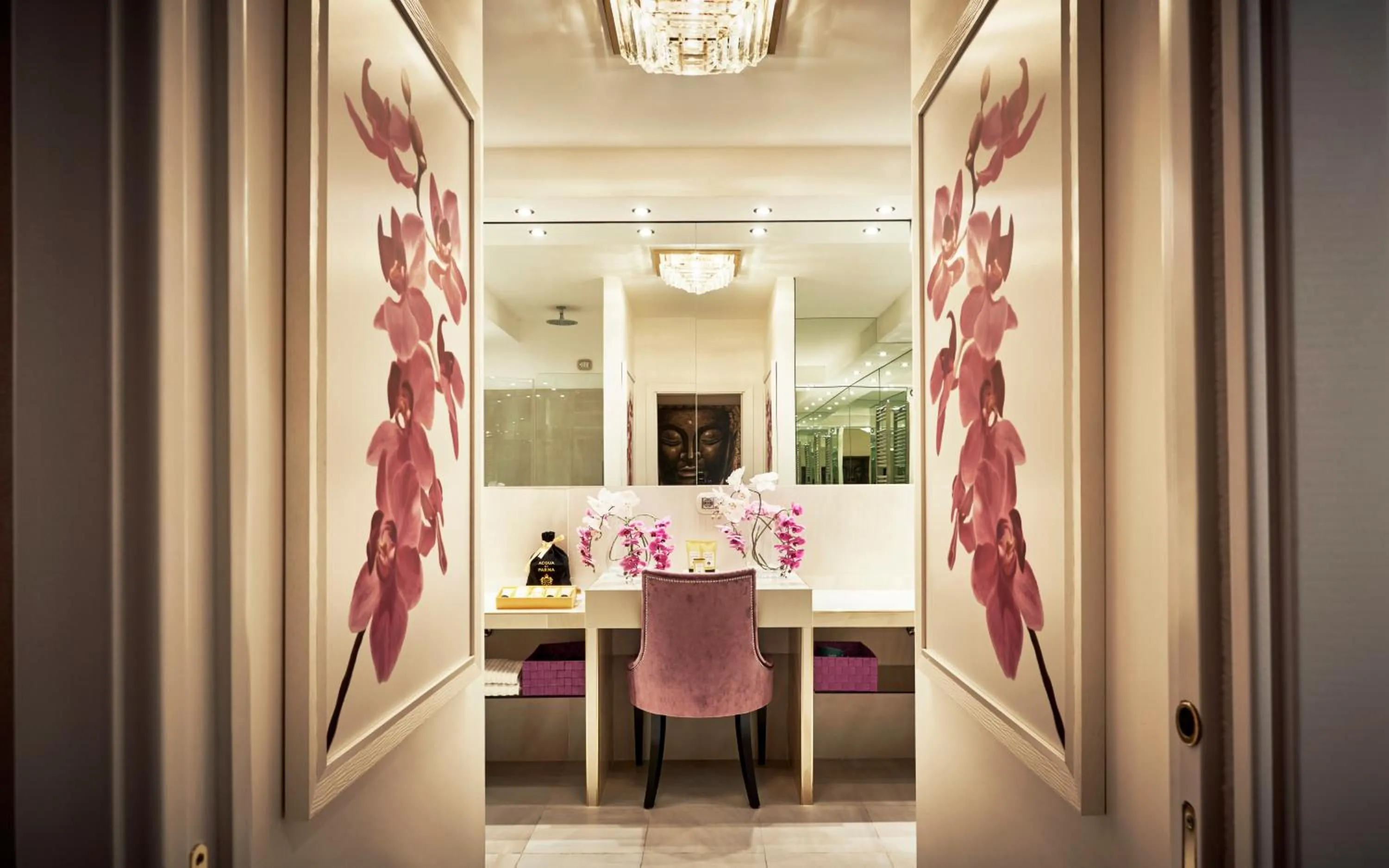 Decorative detail, Dining Area in Spagna Royal Suite