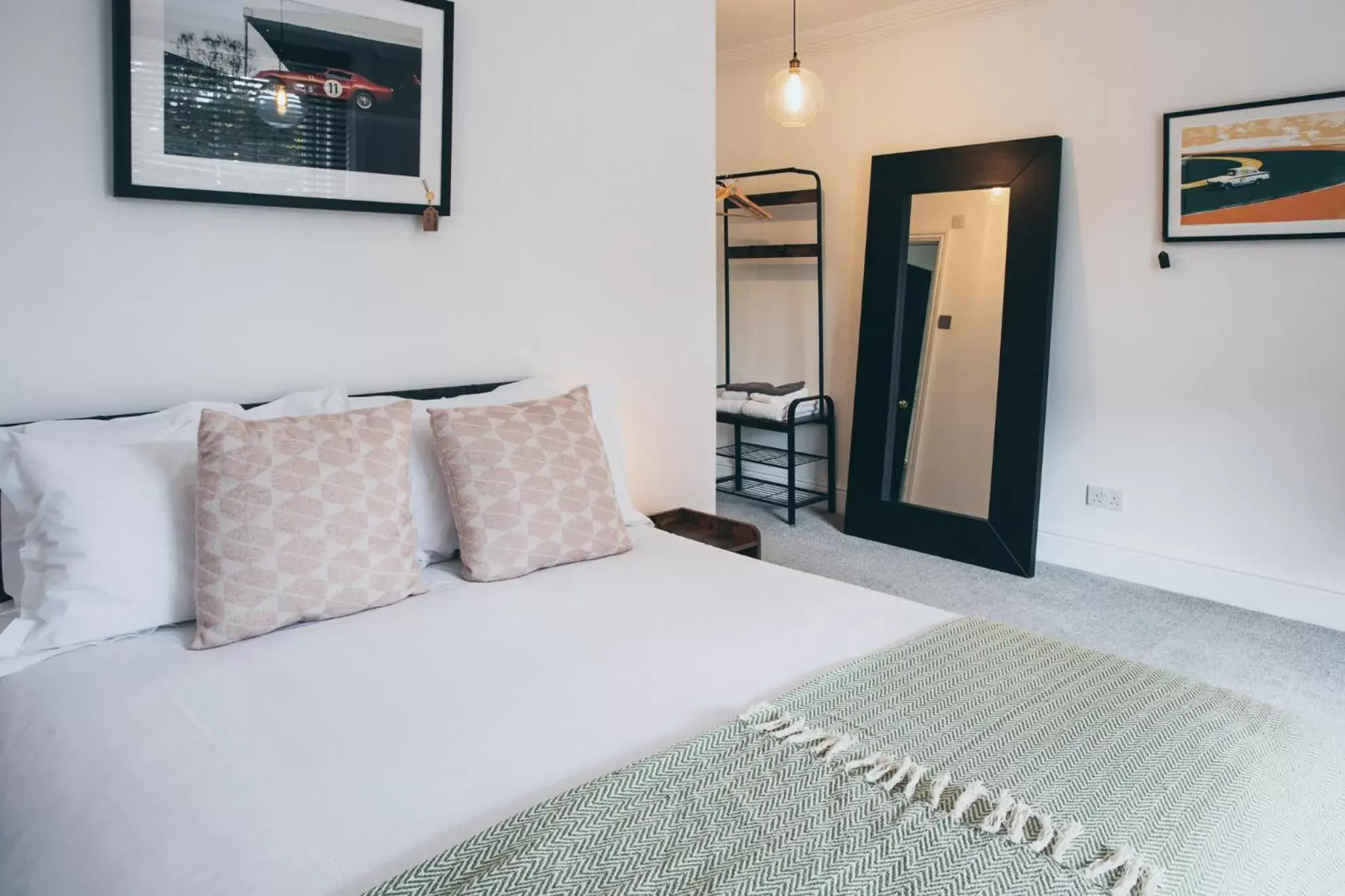 Twin Room with Shower in Caffeine&Machine Twin Room with Shower in Caffeine&Machine