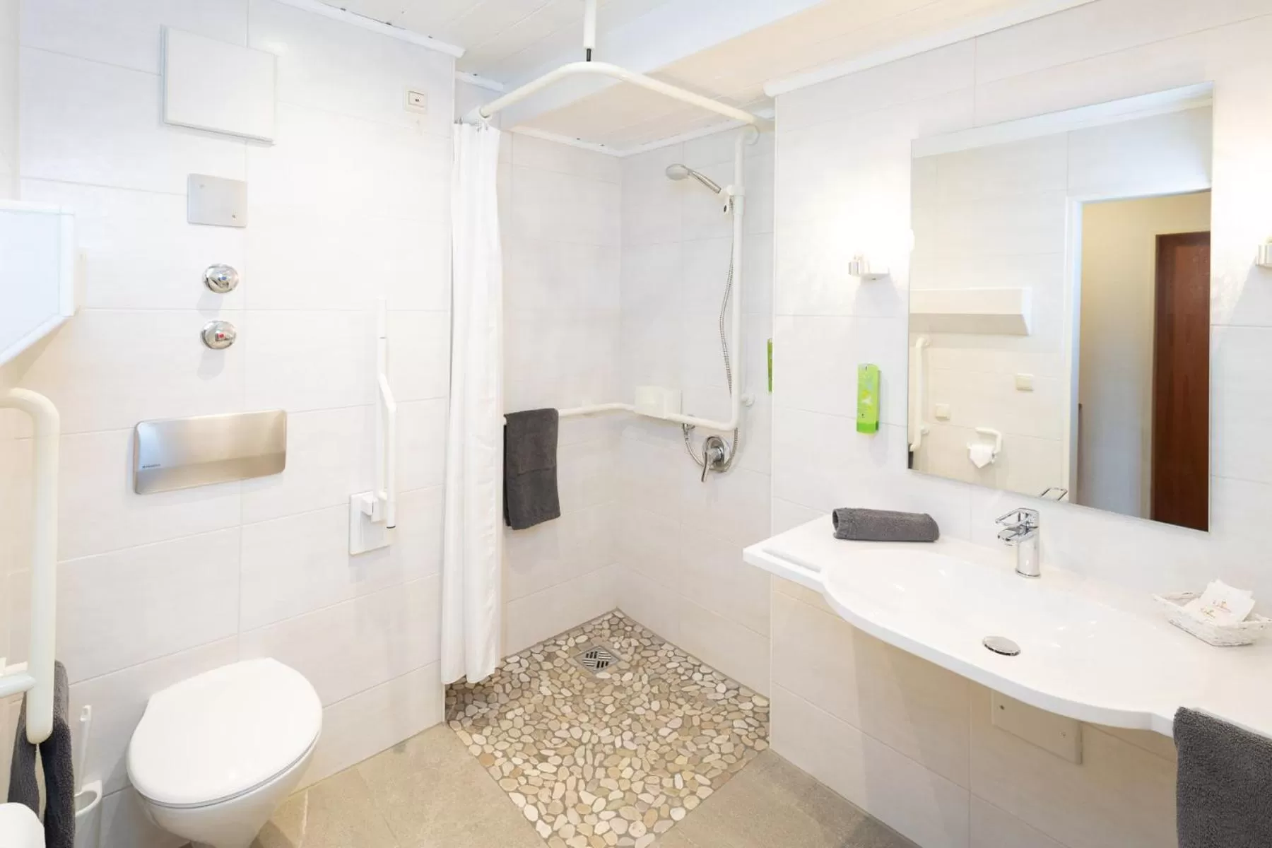 Bathroom in Familien- und Wellnesshotel "Viktoria"