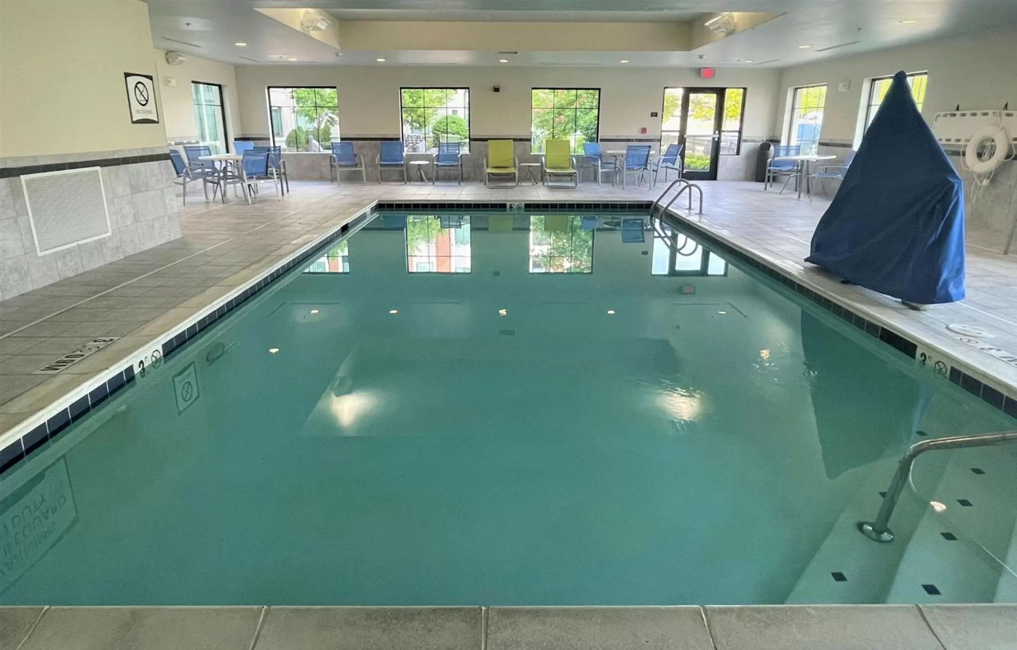 Swimming pool in Staybridge Suites Miamisburg by IHG
