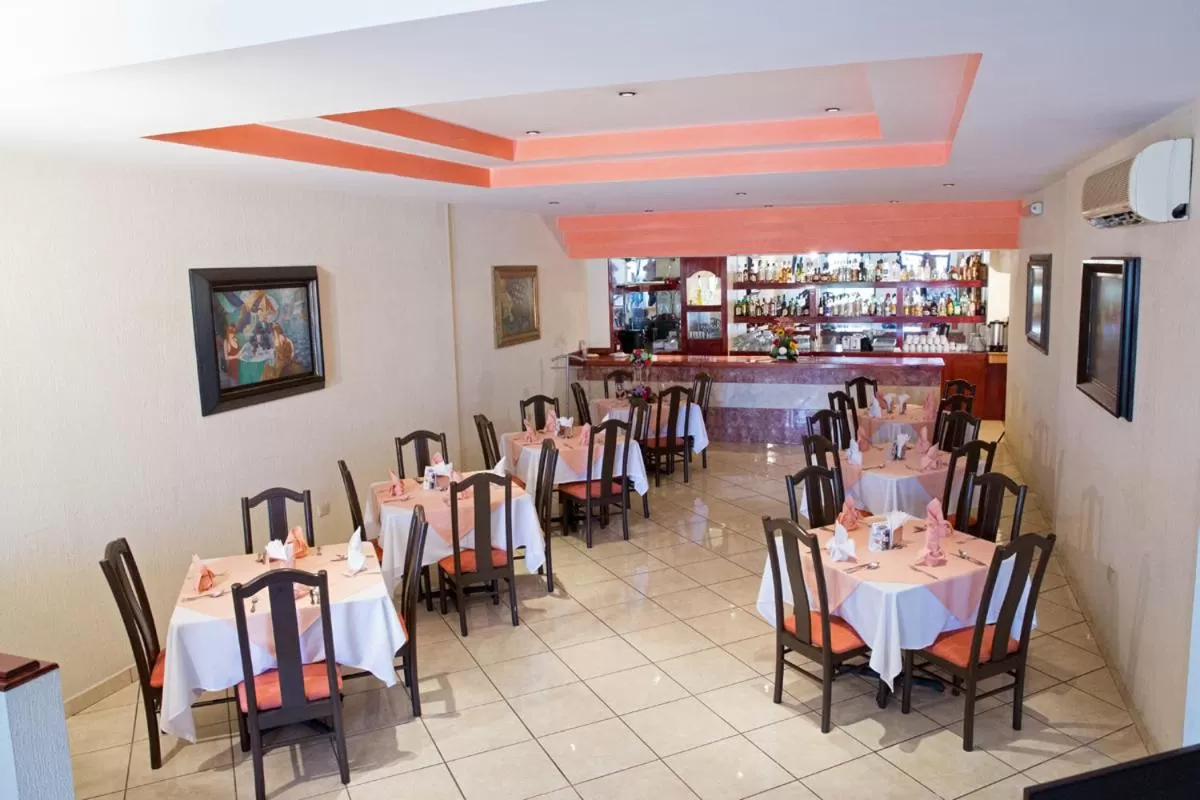 Restaurant/places to eat in Hotel Principado Tijuana Aeropuerto