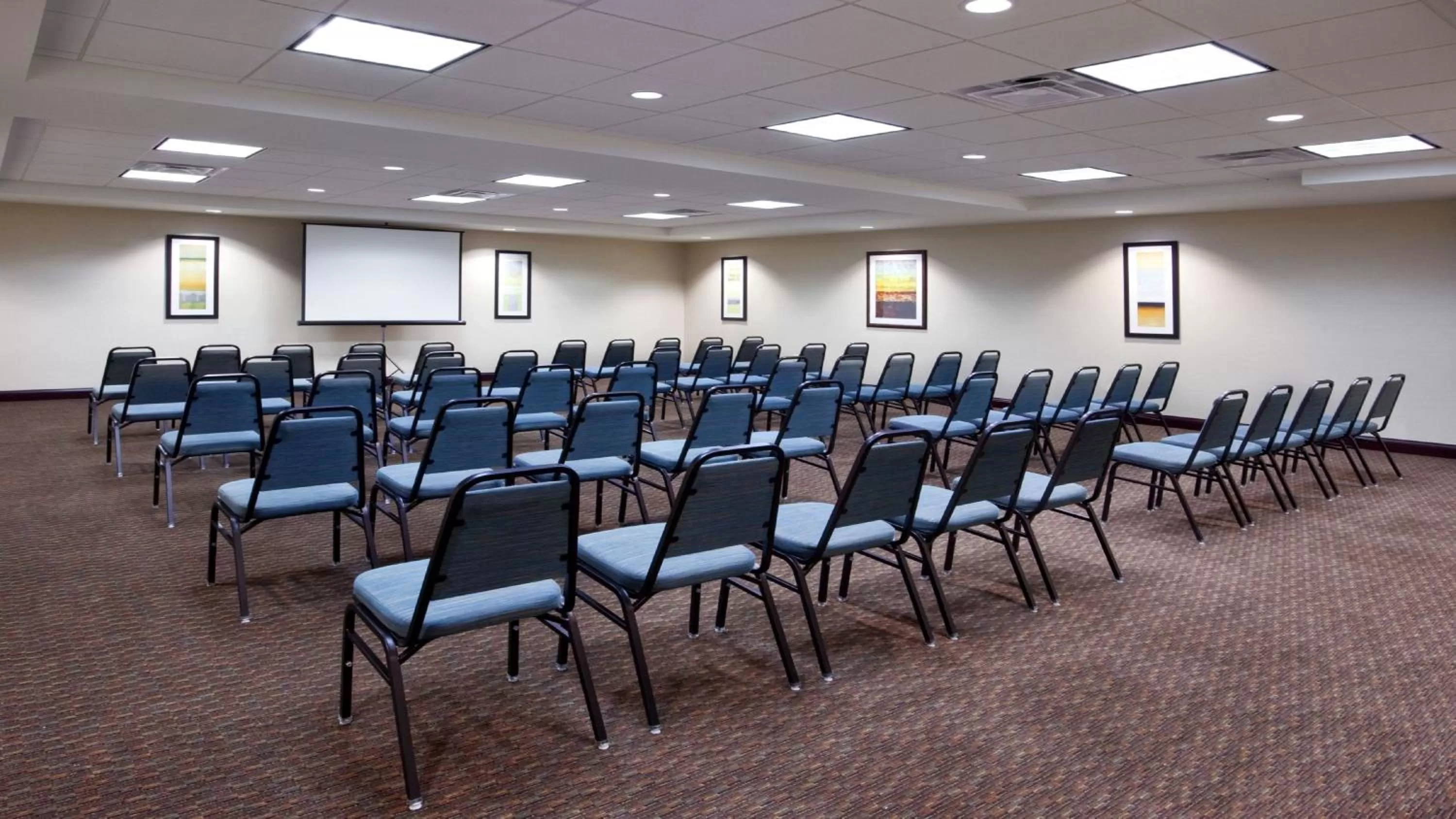 Meeting/conference room in Holiday Inn Express & Suites Zanesville North by IHG