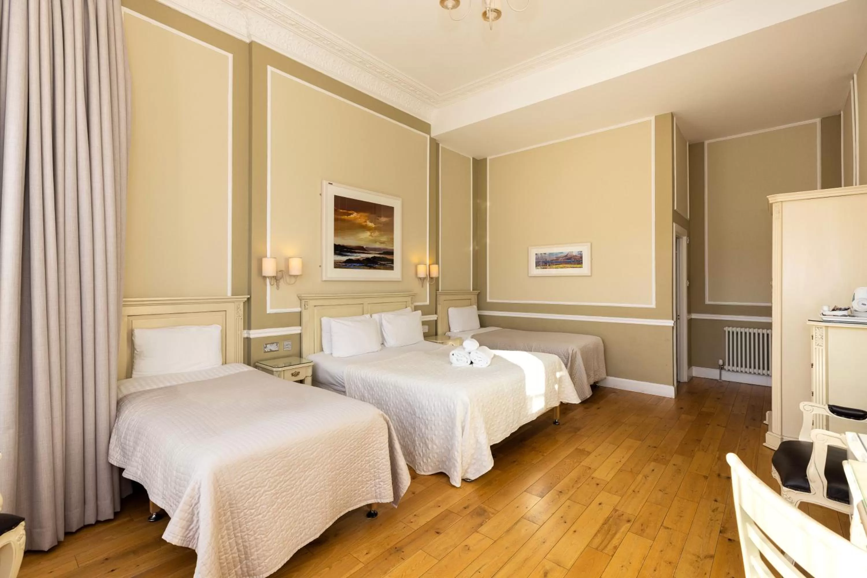 Bedroom, Bed in The Haymarket Hotel