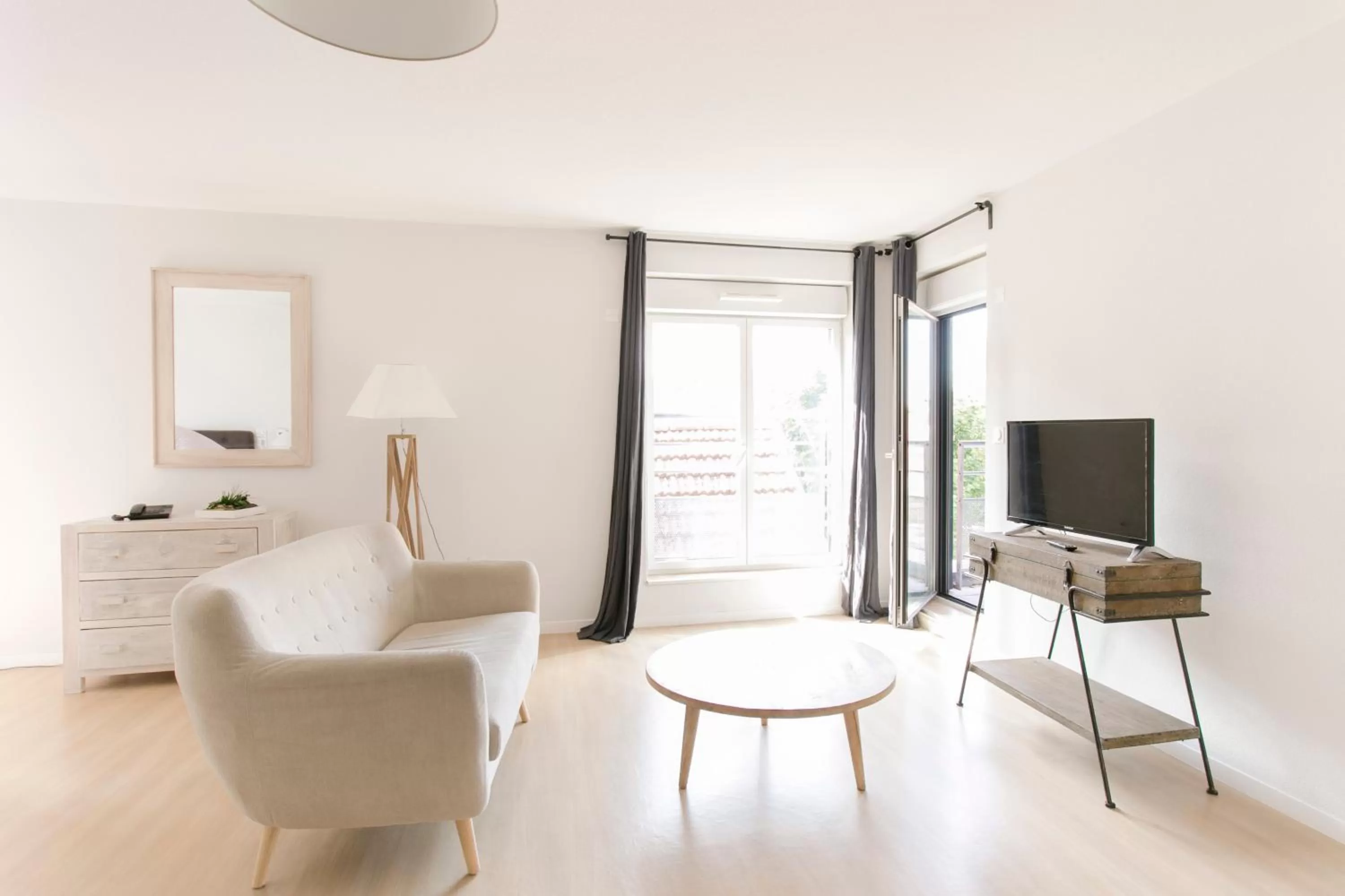 Living room in Zenao Appart'hôtels Troyes