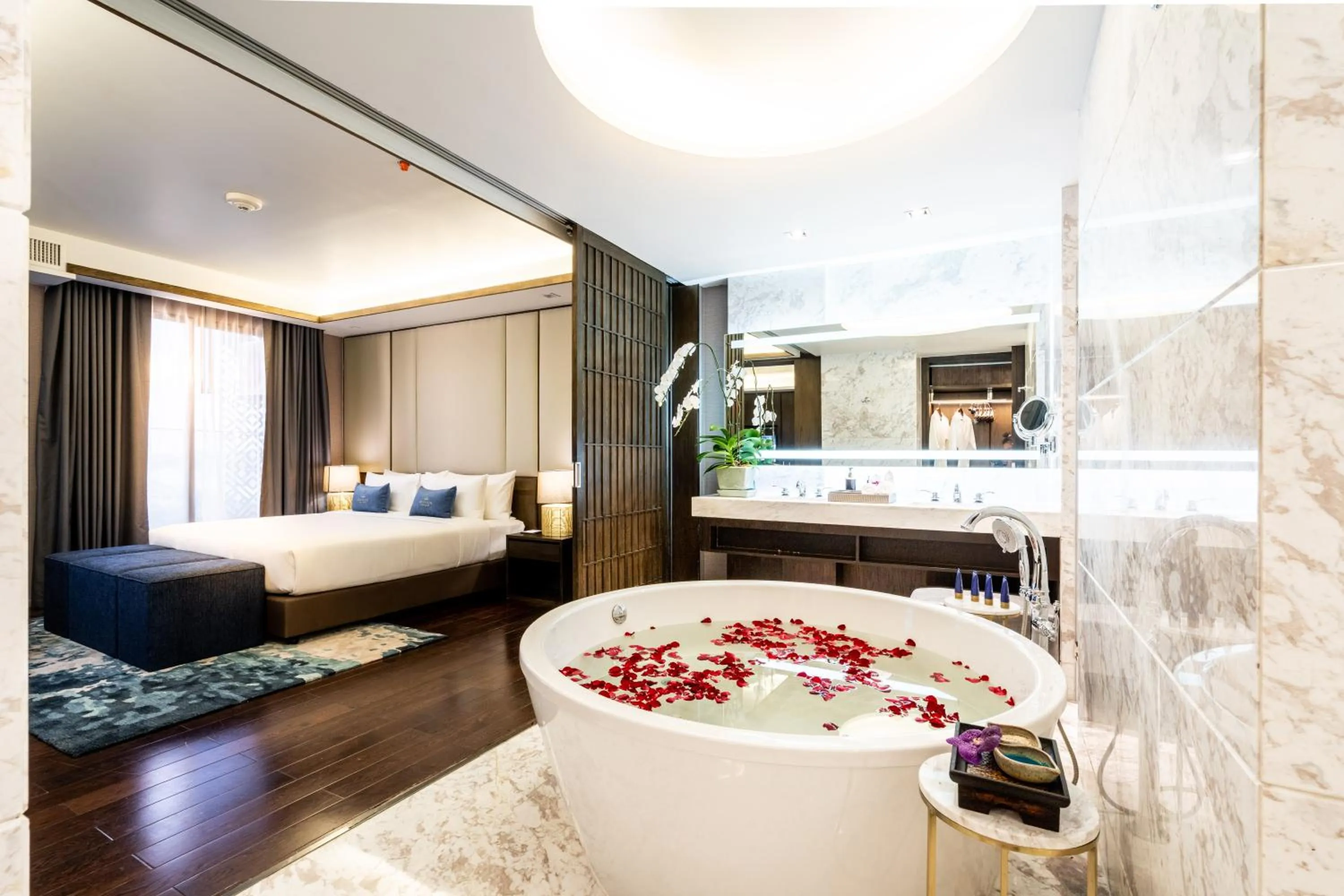 Bathroom, Bed in Divalux Resort & Spa Bangkok, Suvarnabhumi Airport-Free Shuttle
