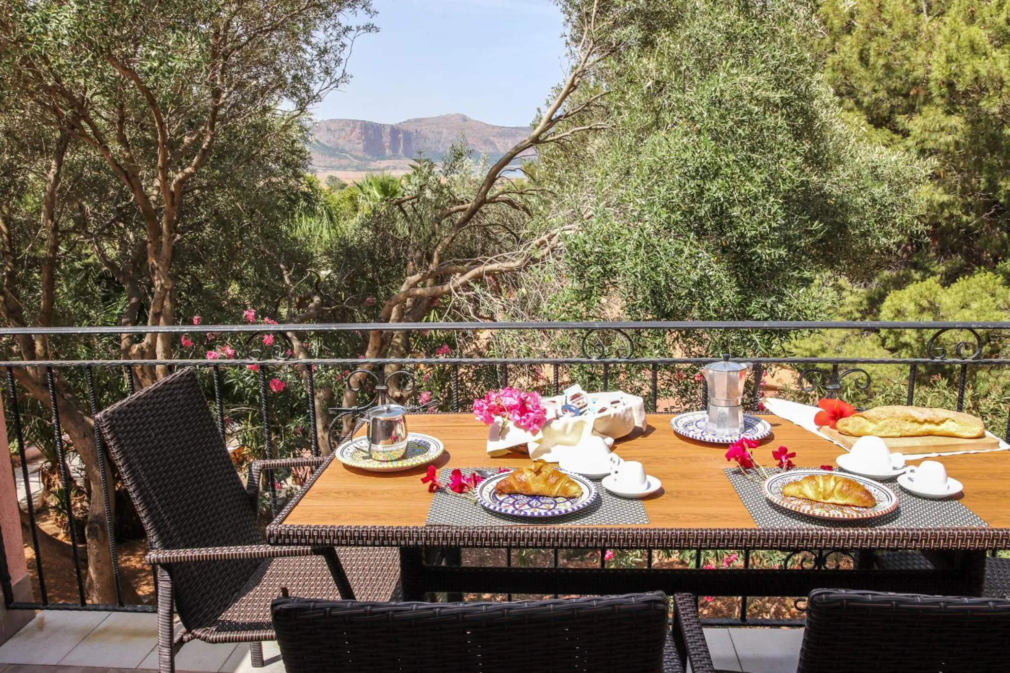 Restaurant/places to eat in Cala Dell'Arena