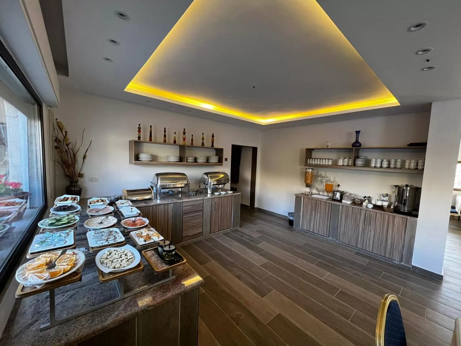 Restaurant/places to eat in Salome Hotel