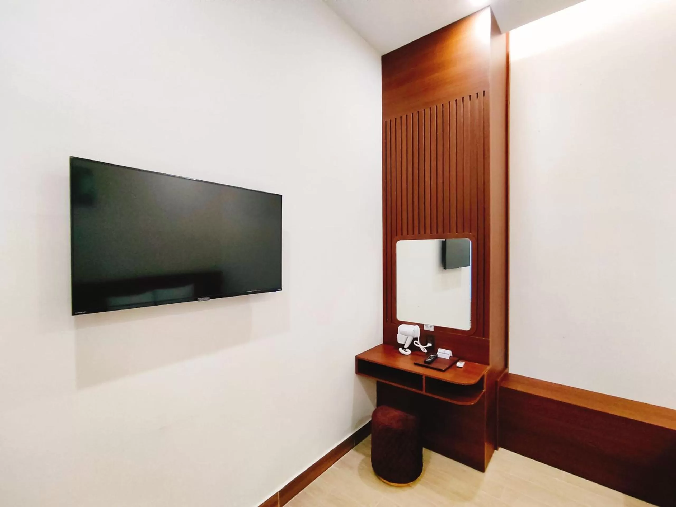 TV and multimedia in GREENECO DA LAT HOTEL - Khách sạn Green Eco Đà Lạt