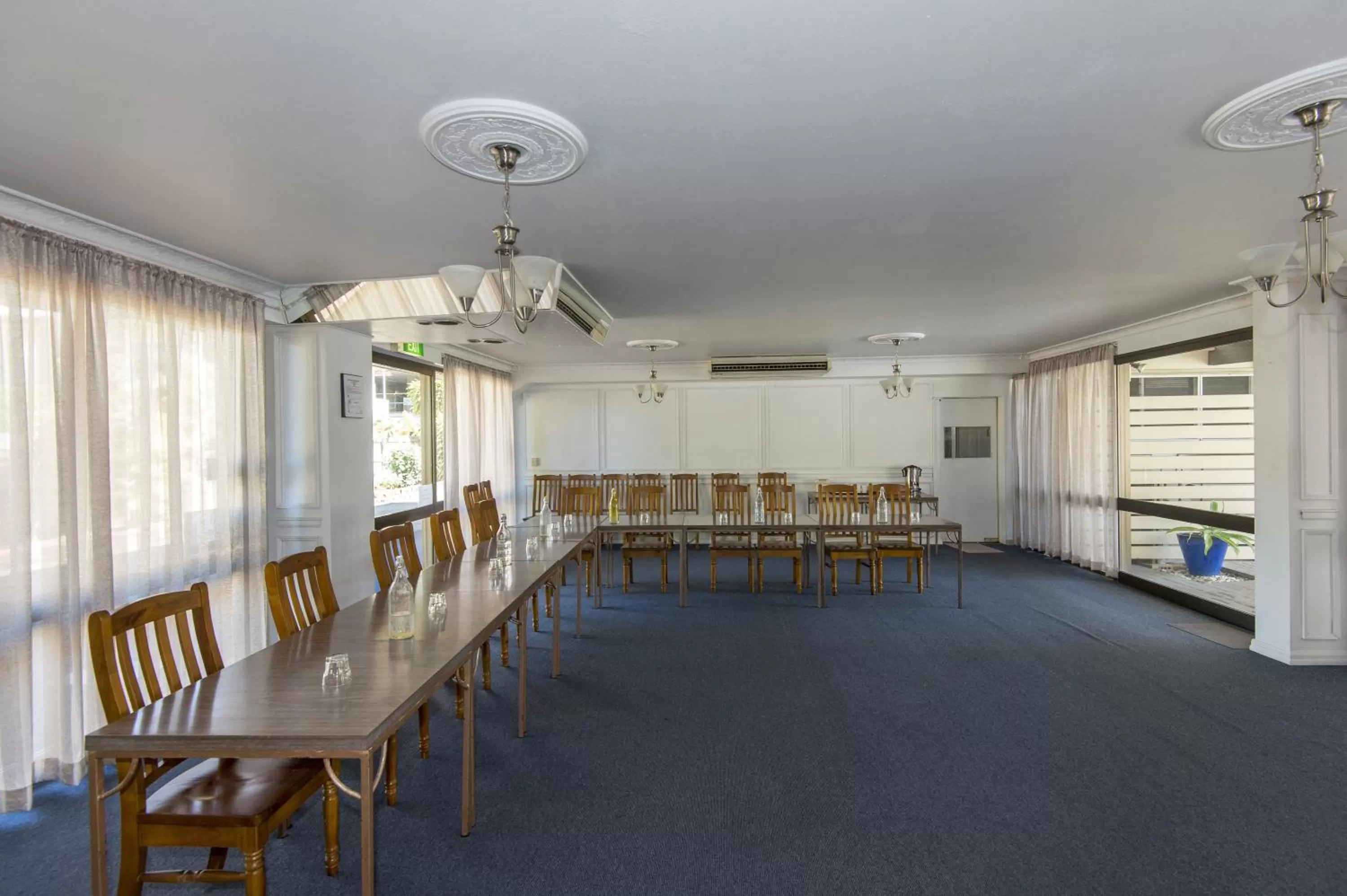 Meeting/conference room in Mid City Motor Inn