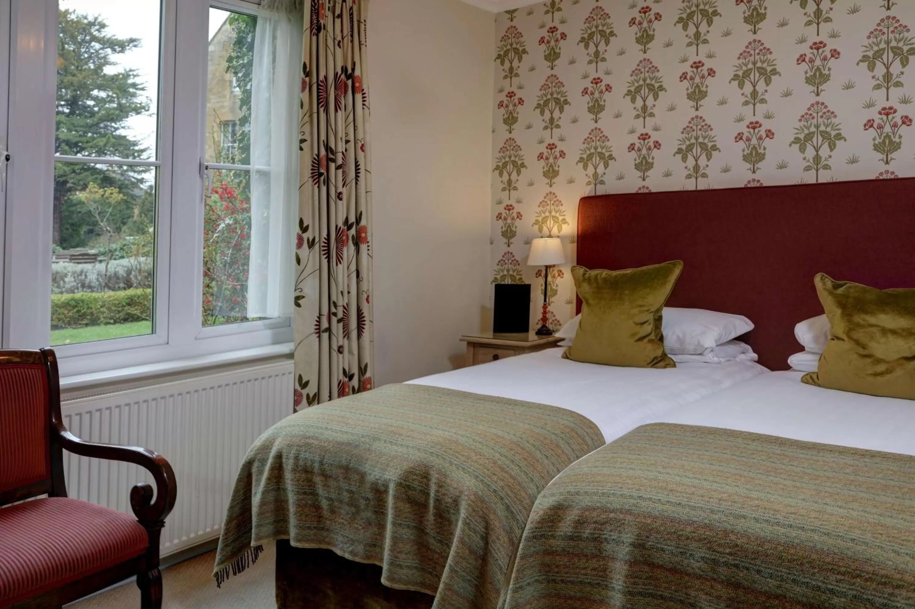 Photo of the whole room, Bed in Three Ways House Hotel