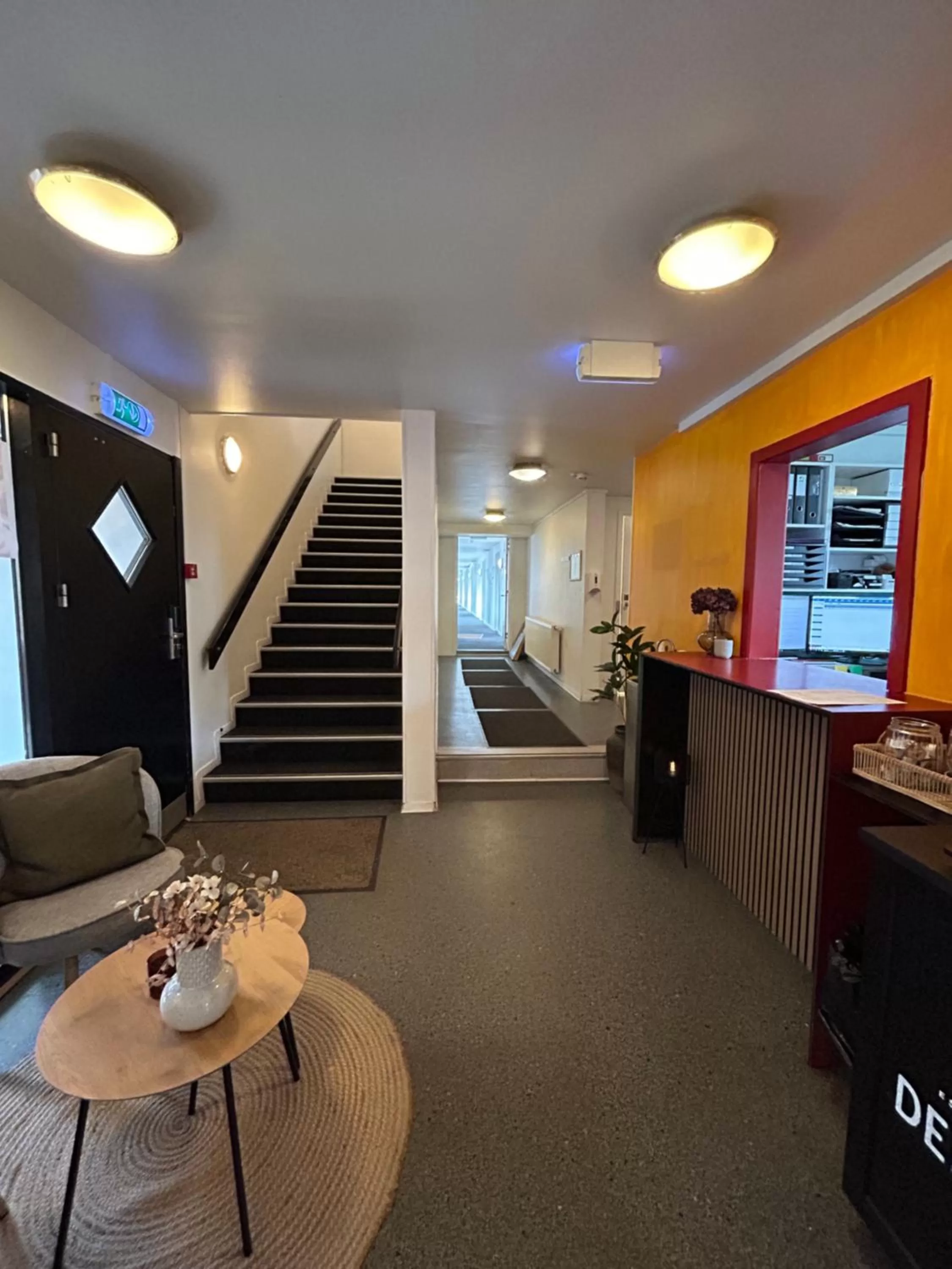 Lobby or reception in Stop'n Sleep Hotel