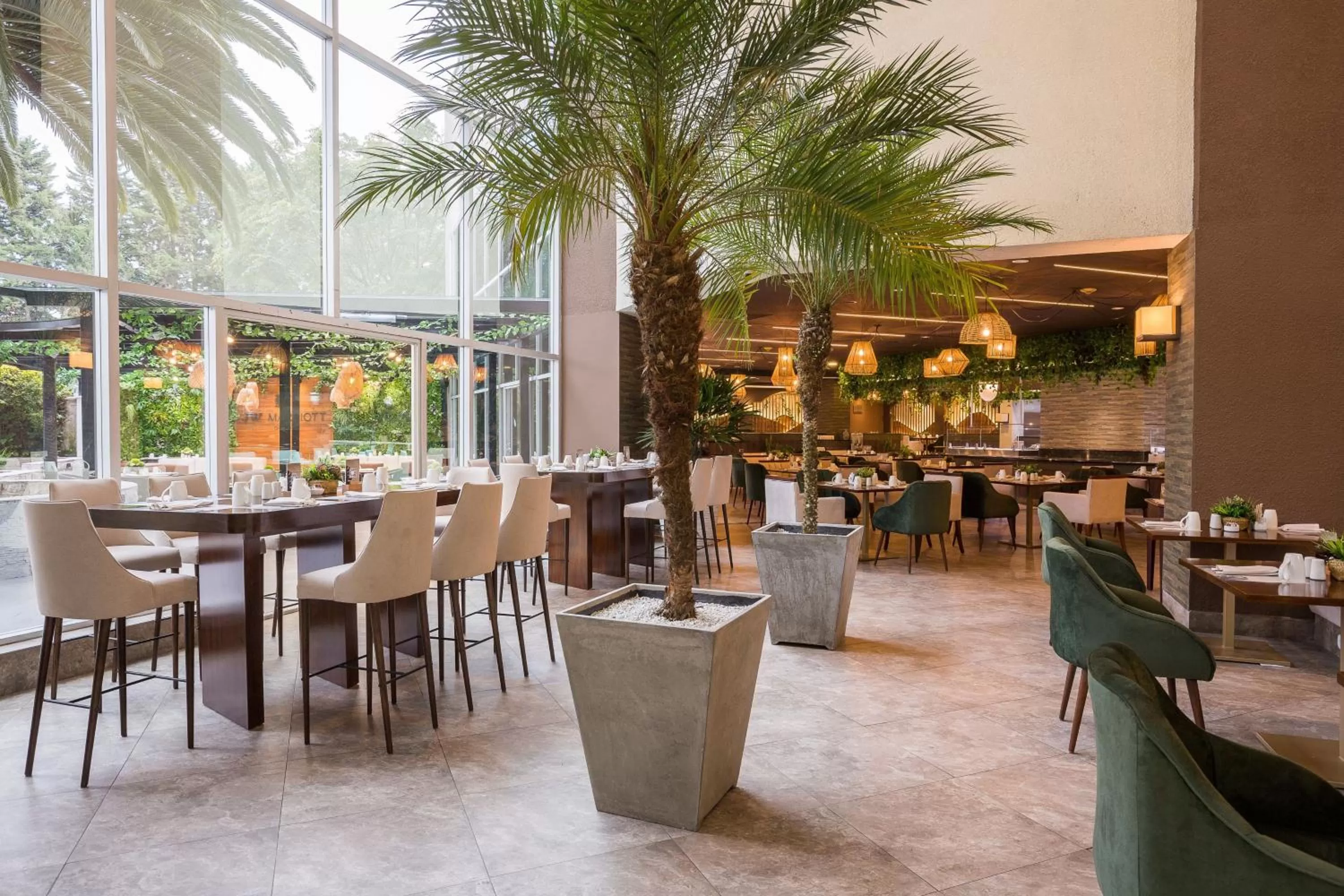 Restaurant/places to eat in JW Marriott Quito