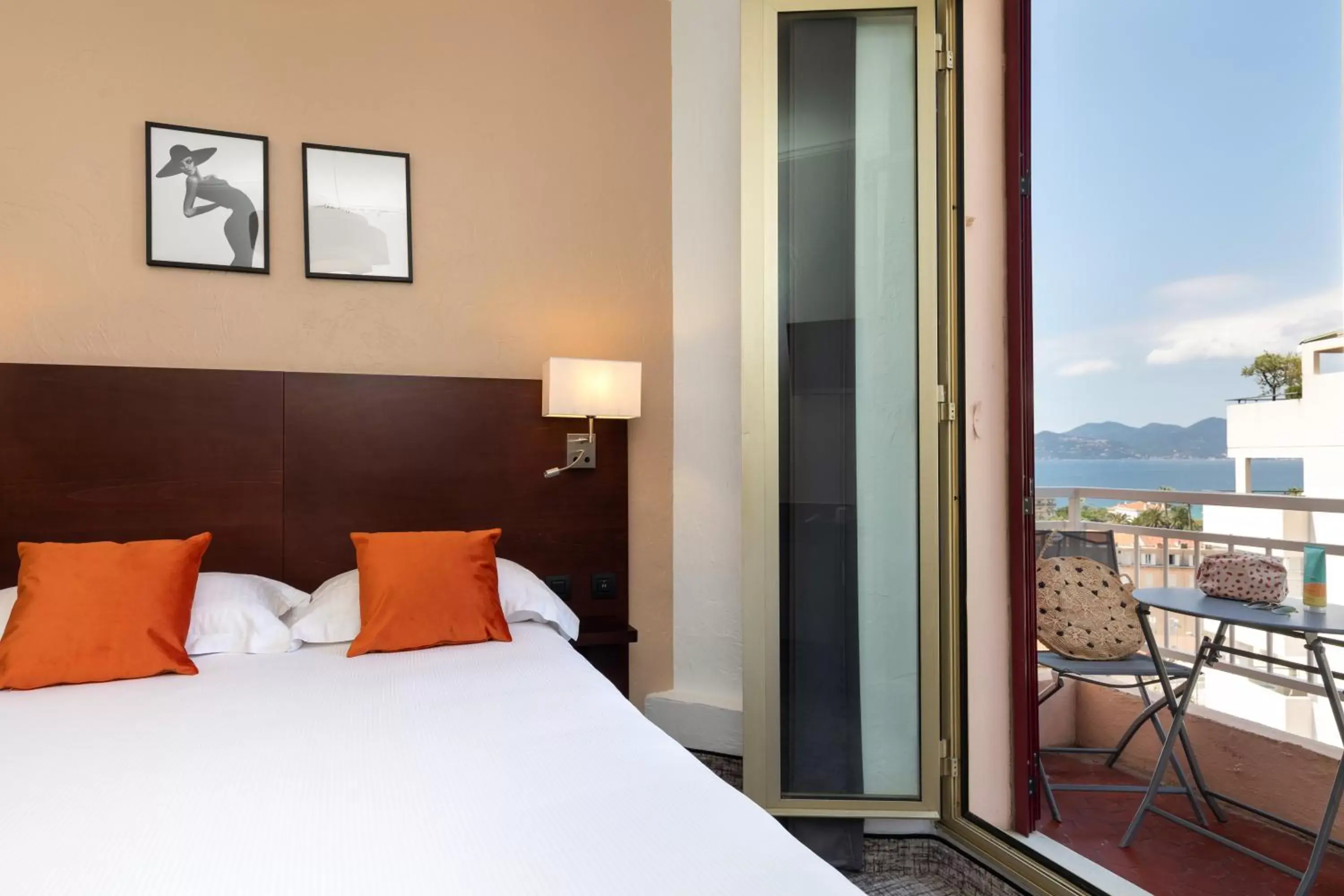 Superior Double Room with Sea View - Non-Smoking in Best Western Hôtel des Orangers Cannes Superior Double Room with Sea View - Non-Smoking in Best Western Hôtel des Orangers Cannes