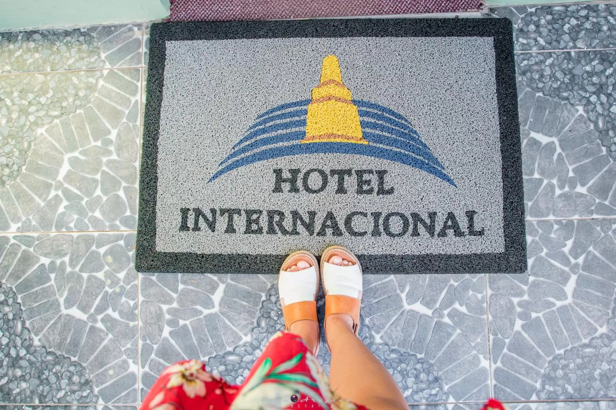 Logo/Certificate/Sign in Hotel Internacional