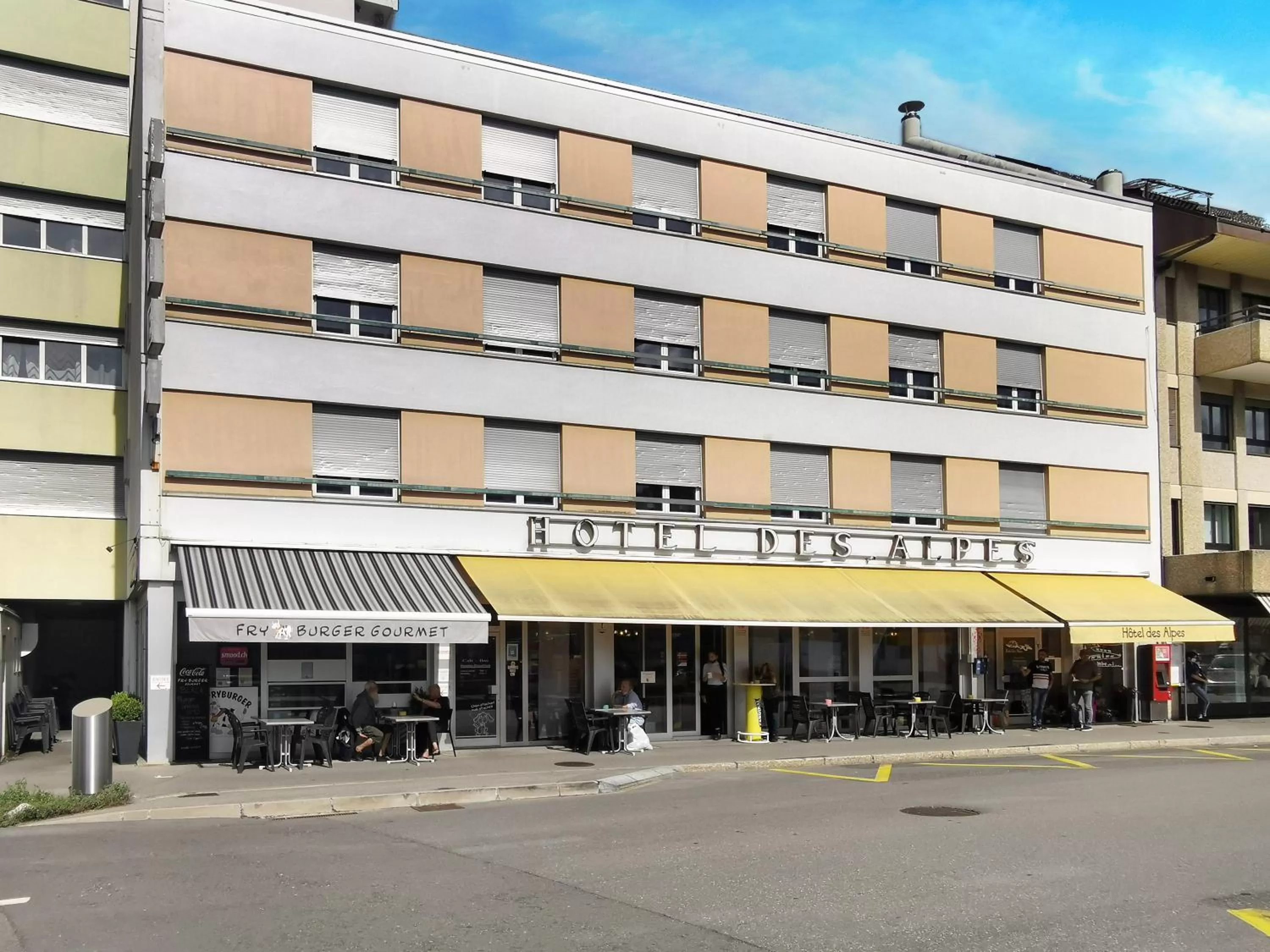 Property building in Hotel des Alpes Bulle center