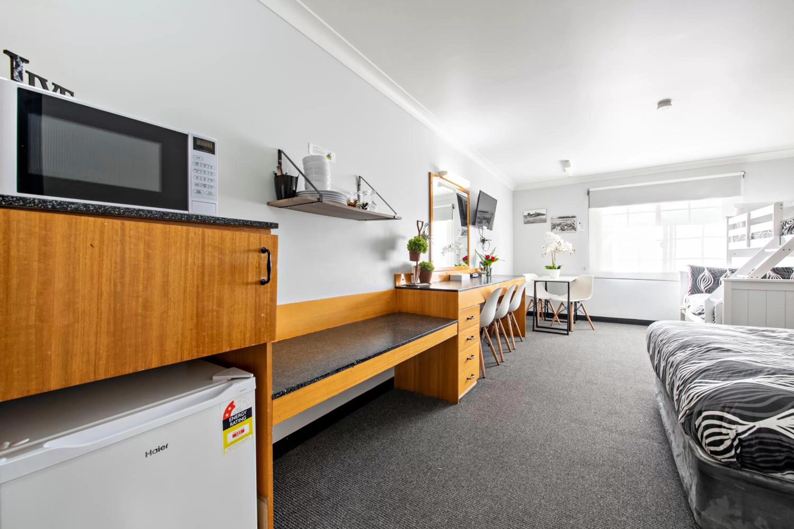 Bedroom, Bed in Shearing Shed Motor Inn