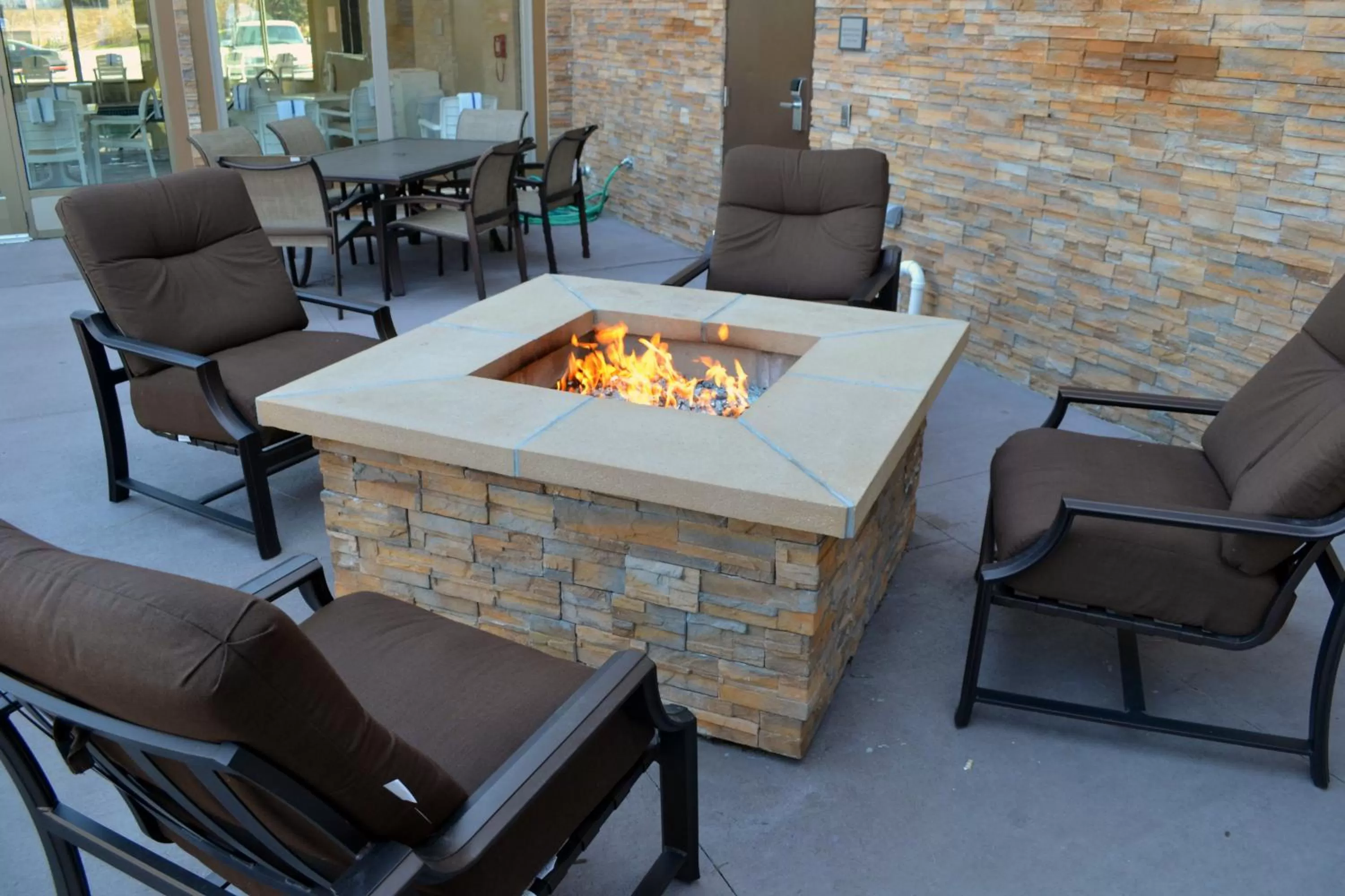 Balcony/Terrace in Country Inn & Suites by Radisson Roseville - St Paul