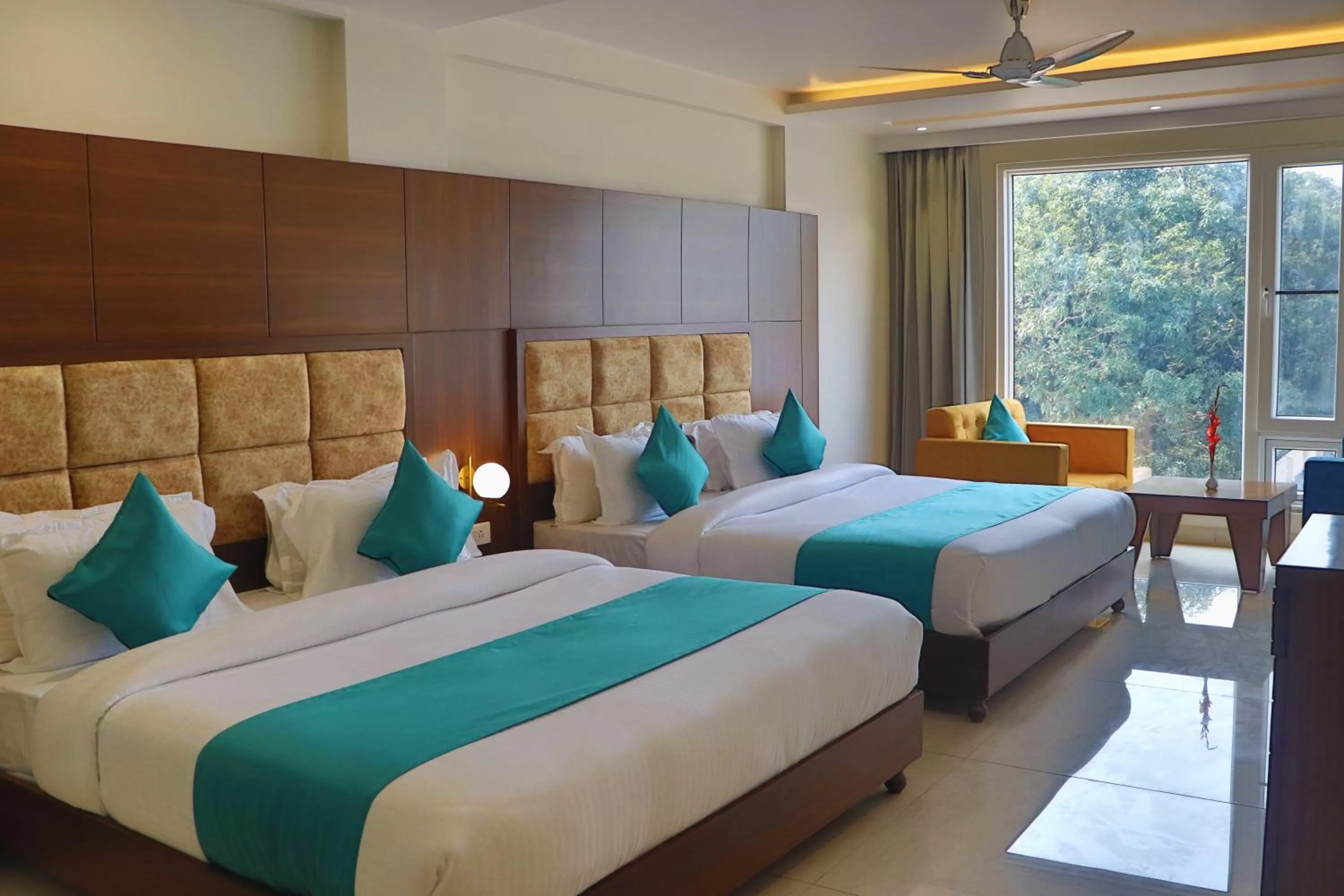 Bed in Hotel Green - Behind Parmarth Niketan
