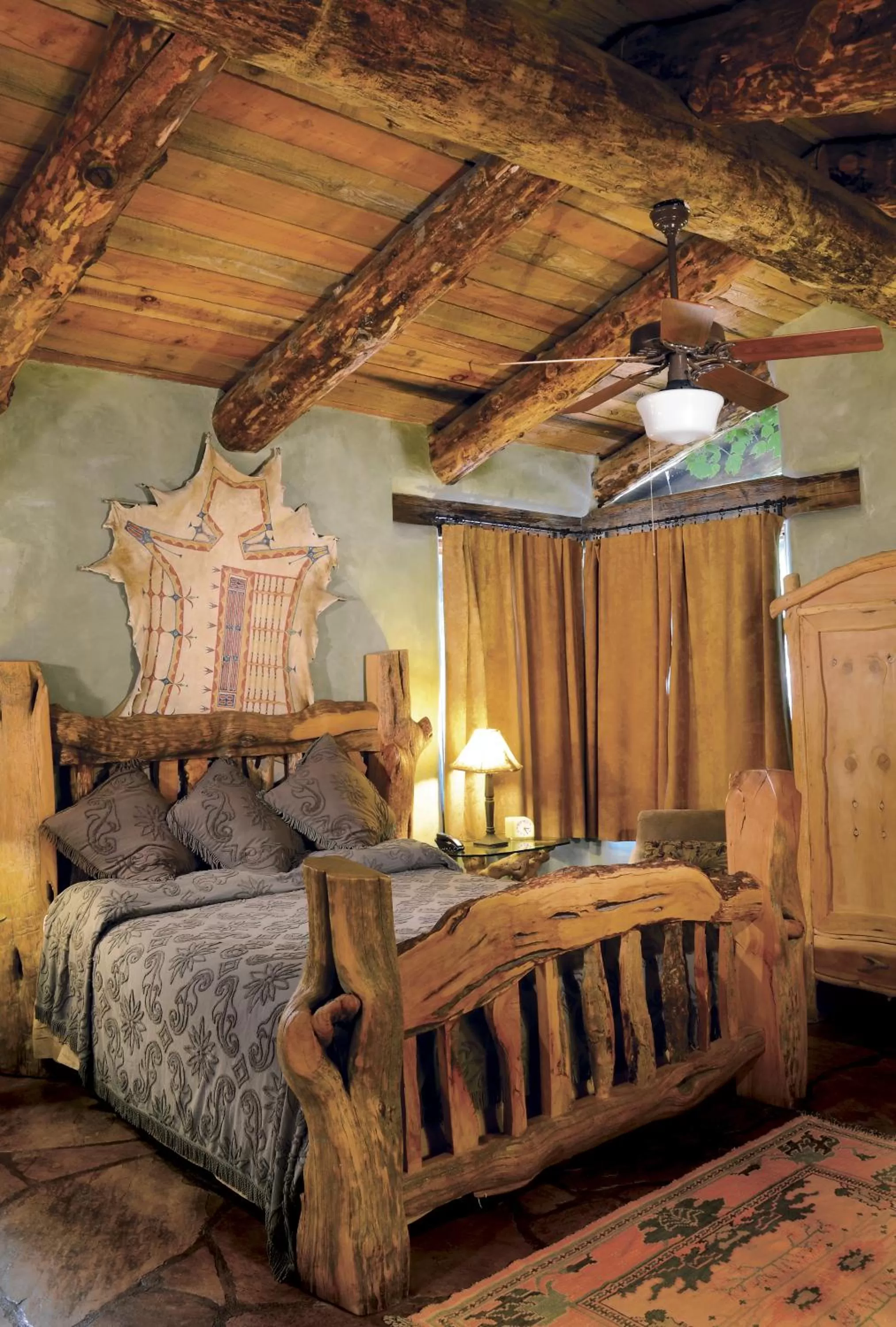 Bed in El Portal Sedona Hotel