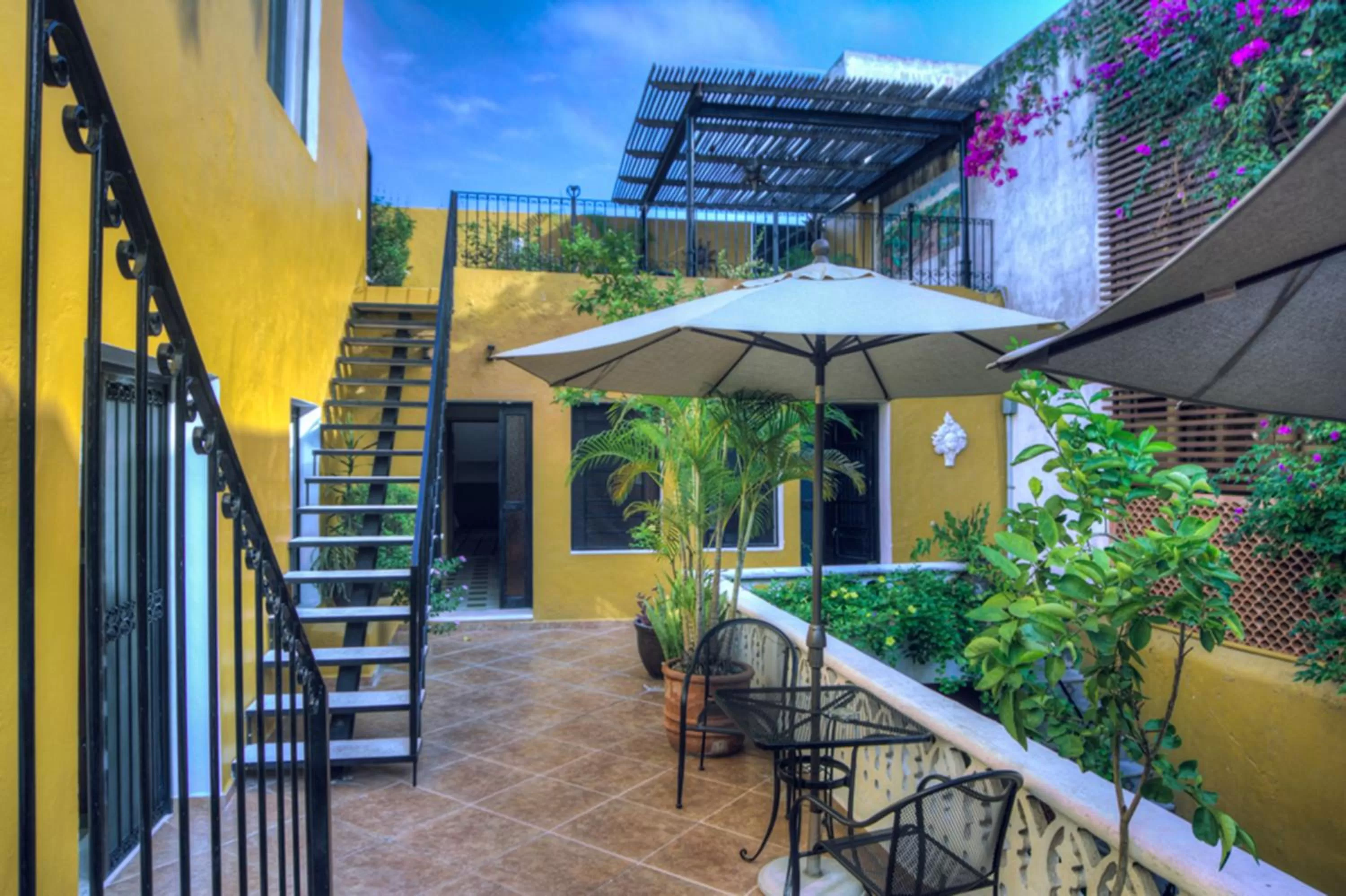 Patio in Hotel Luz en Yucatan