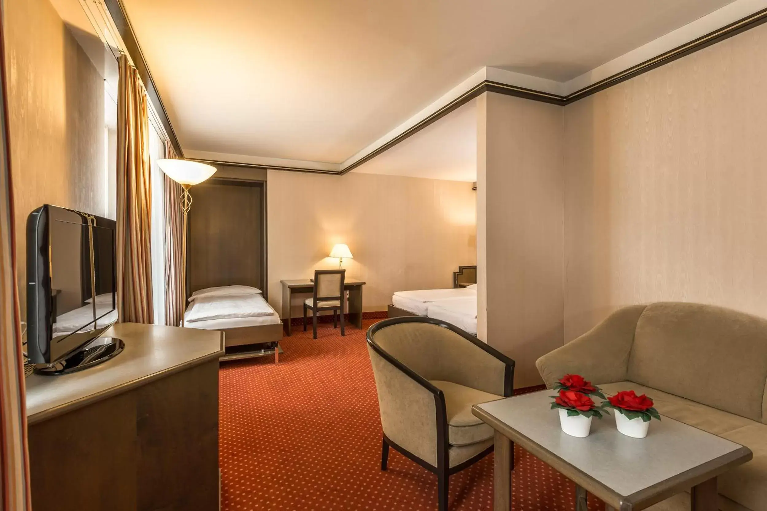 Triple Room in Hotel Monopol Luzern Triple Room in Hotel Monopol Luzern