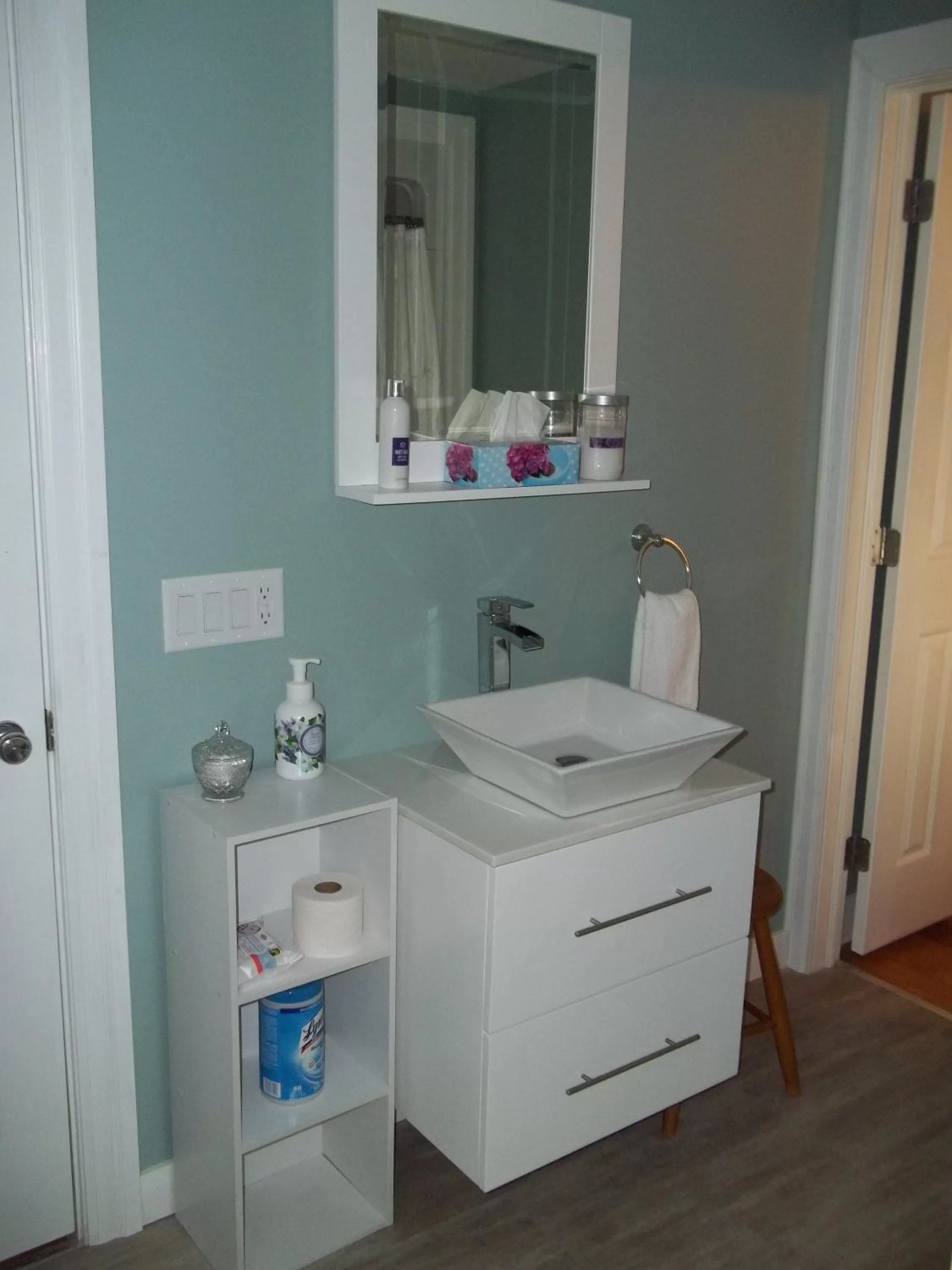 Bathroom in Abide Within Bed & Breakfast