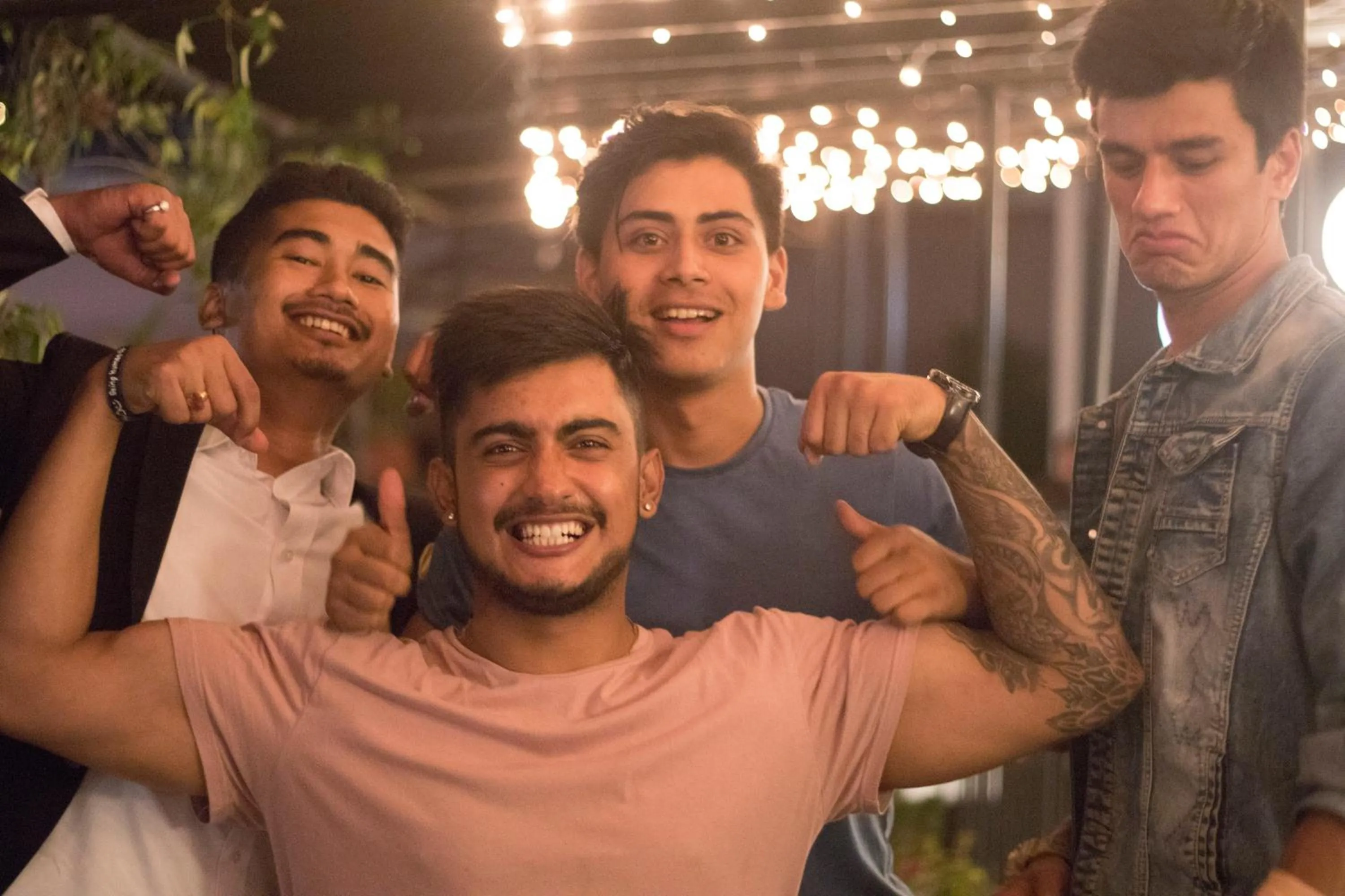 Restaurant/places to eat in Hotel Nana