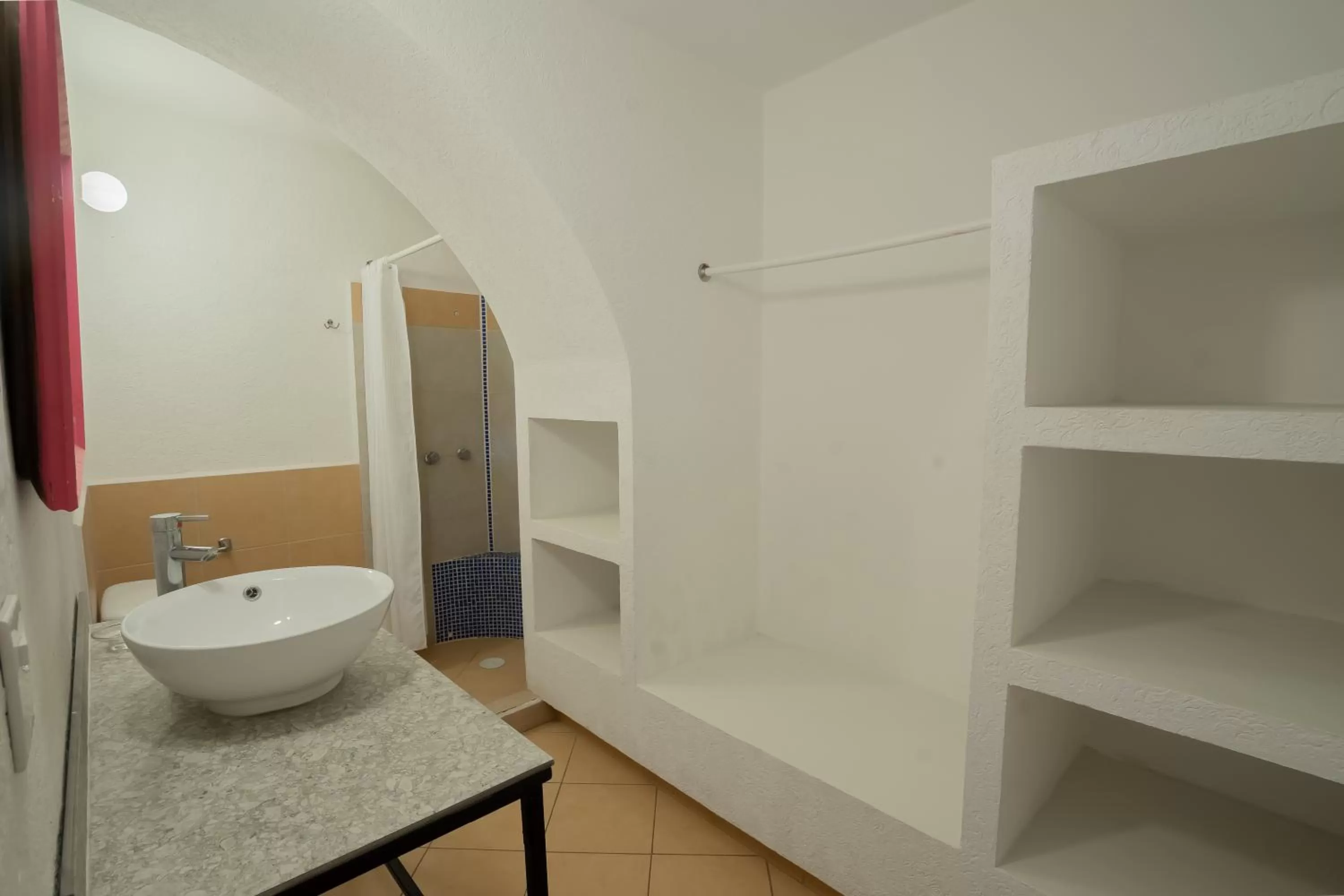 Bathroom in Hotel Mision, Acapulco centro