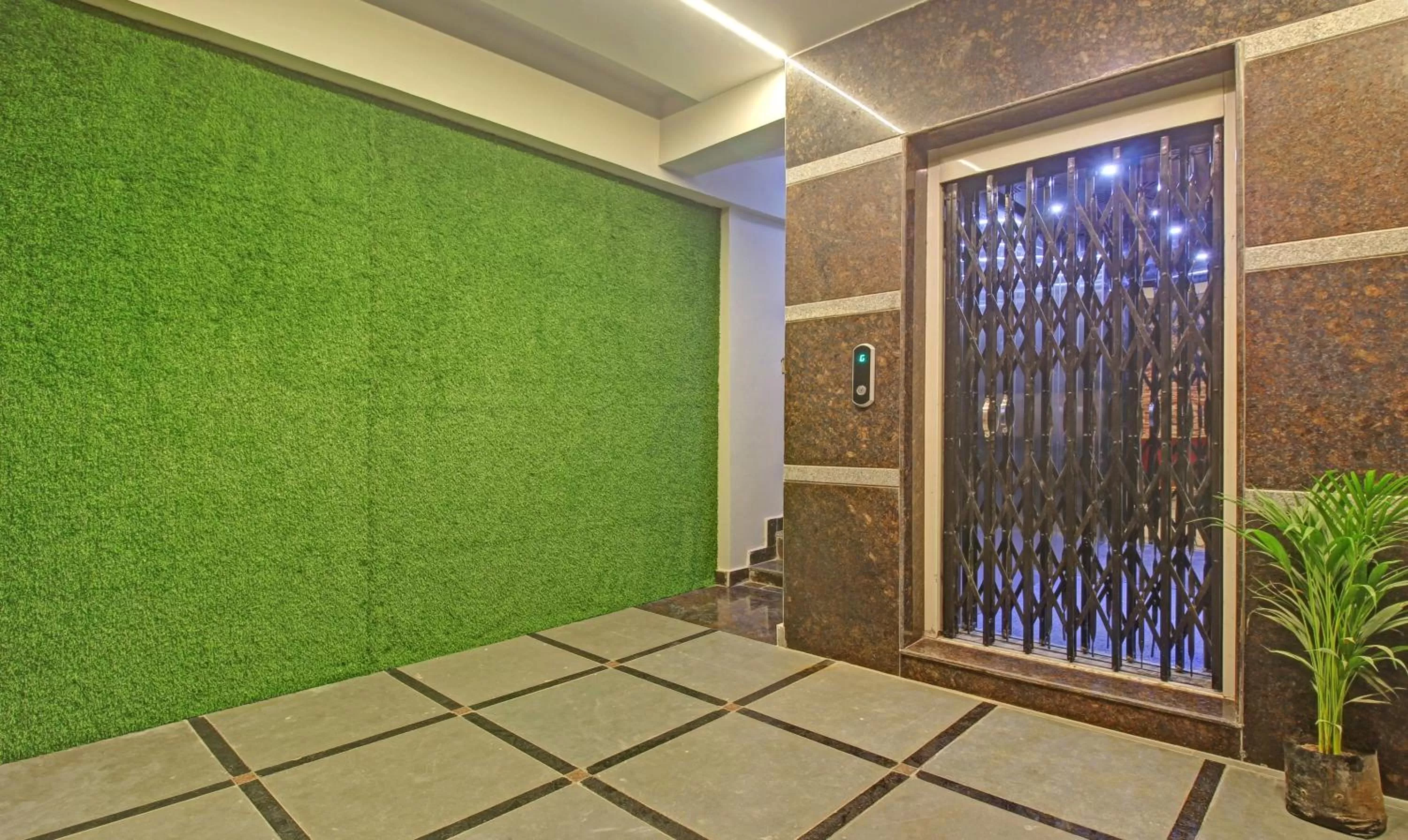 elevator in Itsy Hotels Sunrise Grand, Hitech City