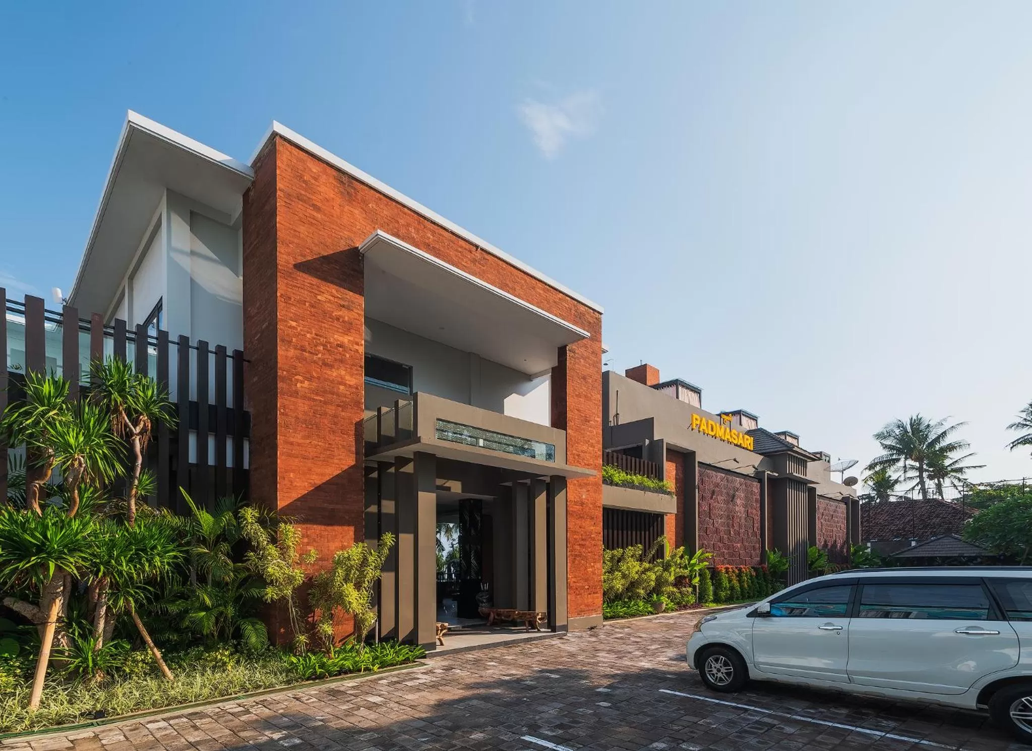 Parking in Padmasari Resort Lovina