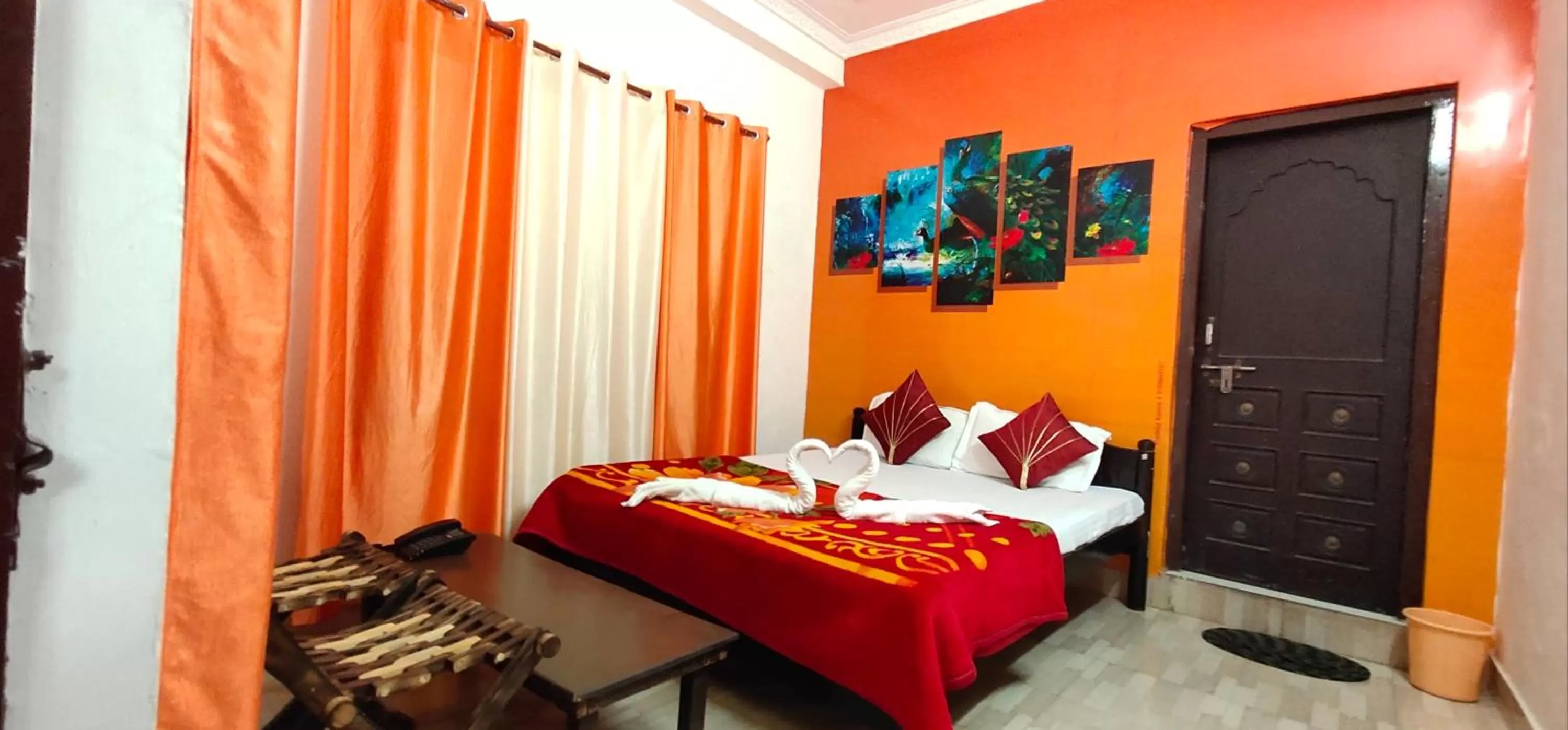 Bed in Haveli Taragarh Palace