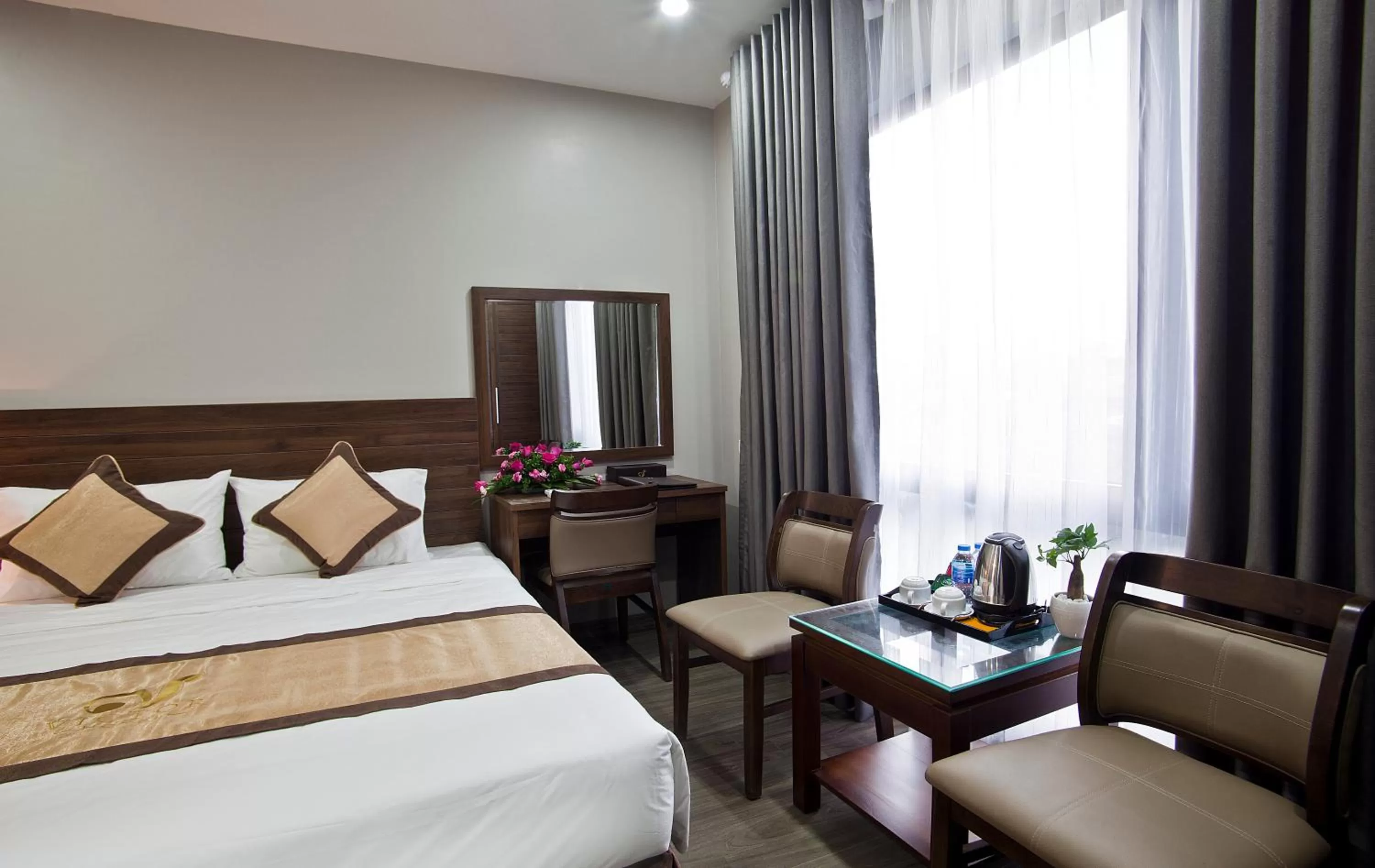 Photo of the whole room, Bed in Victor Hanoi Hotel