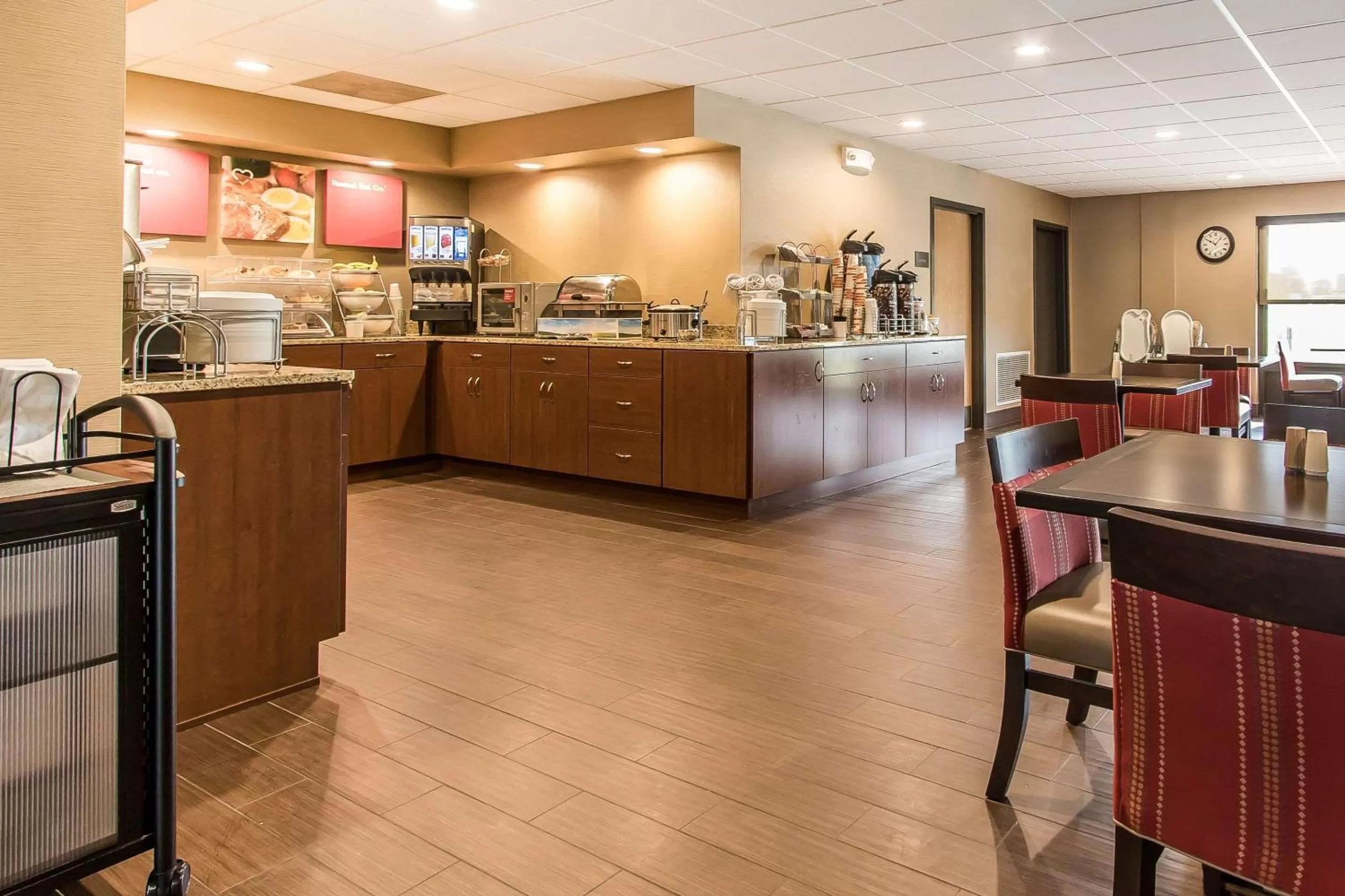 Restaurant/places to eat in Comfort Suites Effingham Central