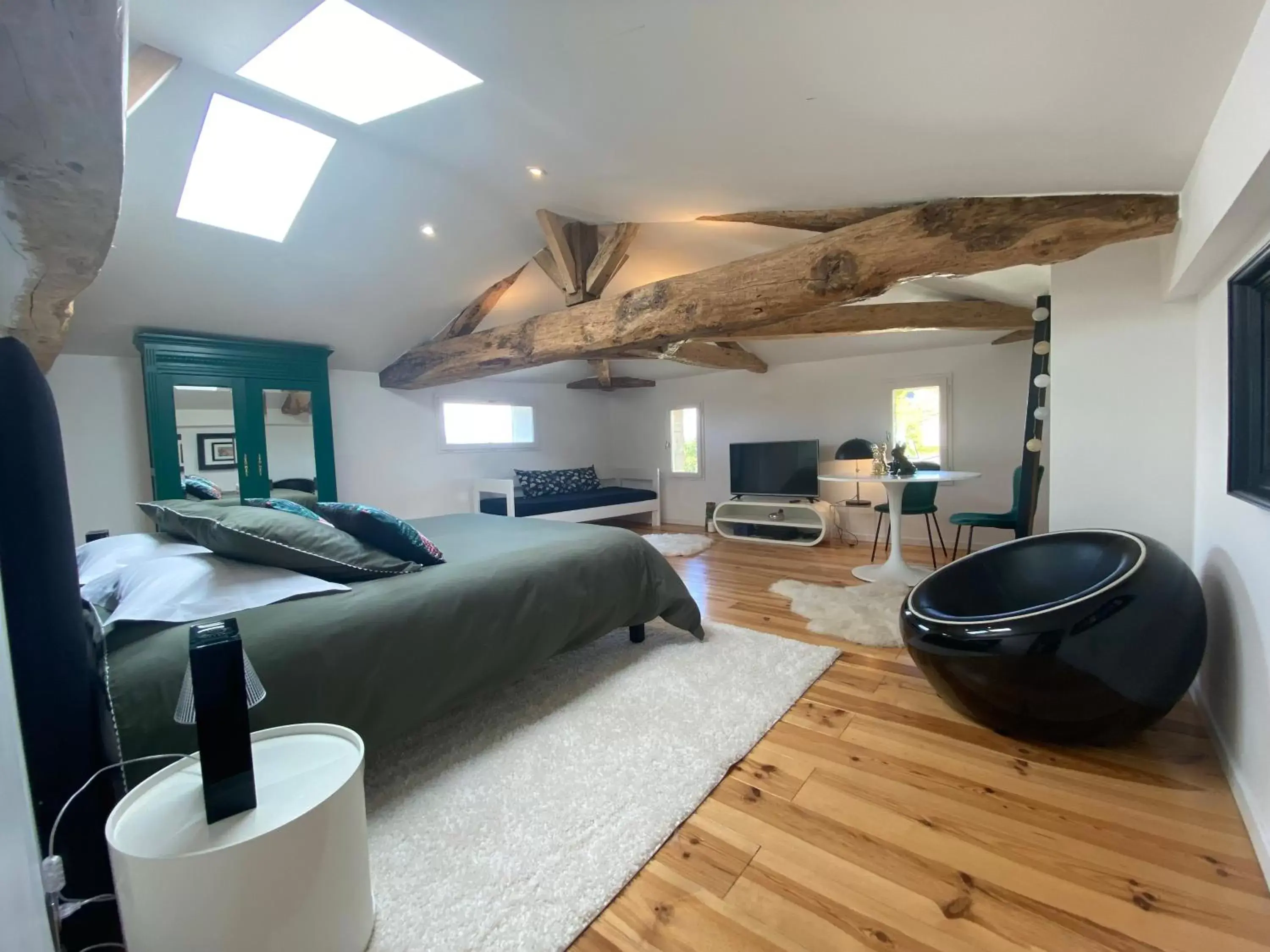 Deluxe Family Room in La Maison de Milie Deluxe Family Room in La Maison de Milie