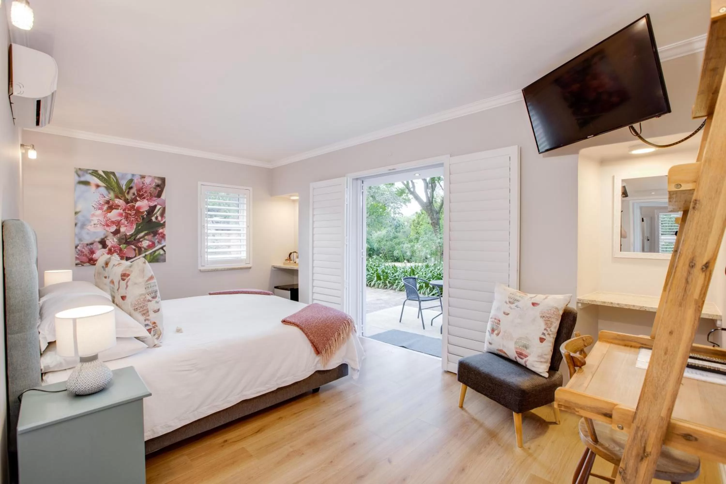 Bedroom, Bed in Amberhall Guesthouse