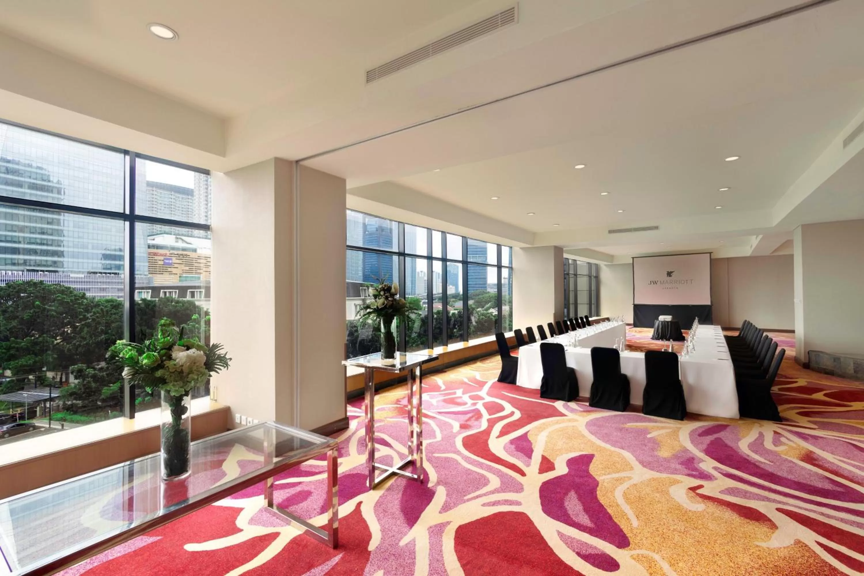 Meeting/conference room, Bed in JW Marriott Hotel Jakarta