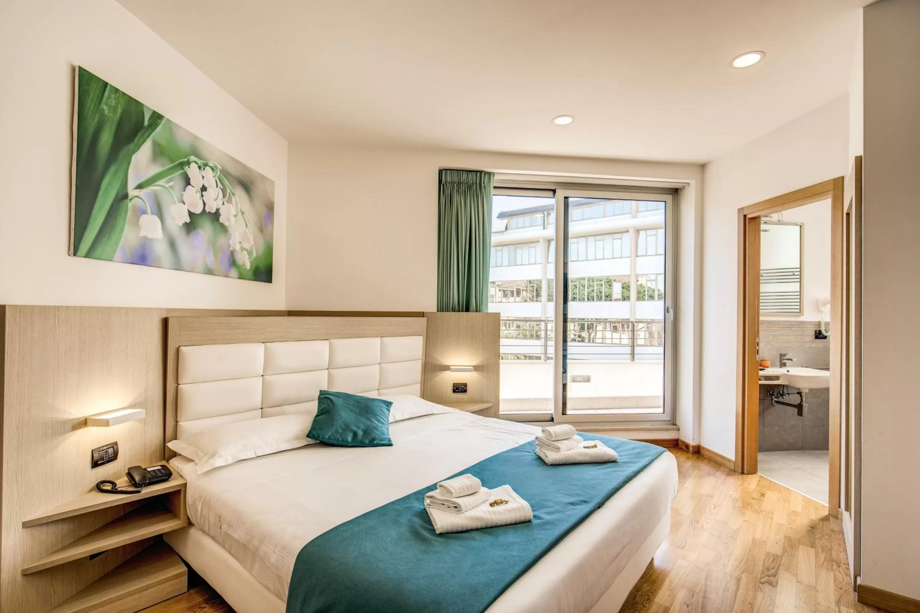 Photo of the whole room, Bed in Ginevra Palace Hotel