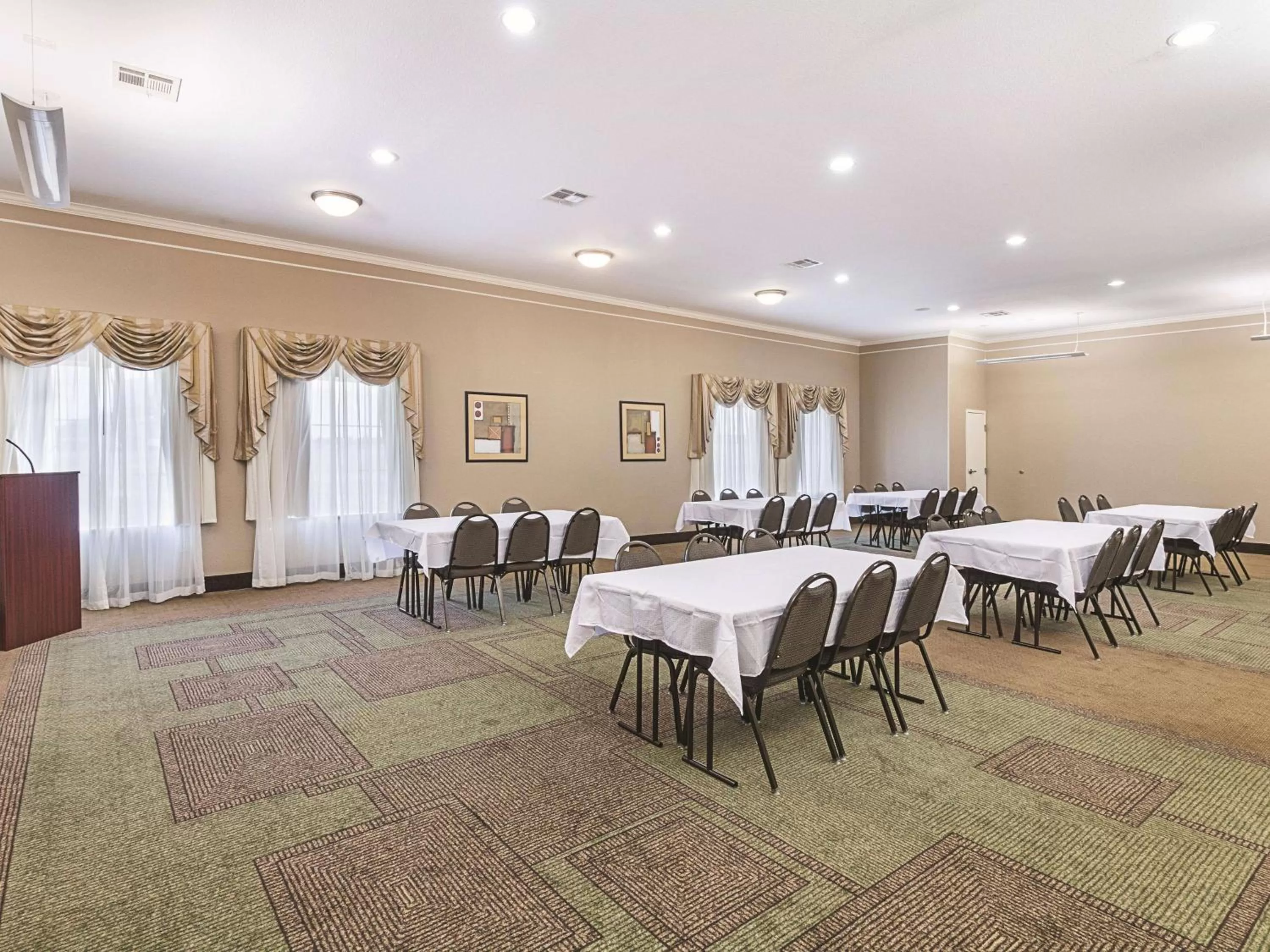 Meeting/conference room in La Quinta by Wyndham Waxahachie