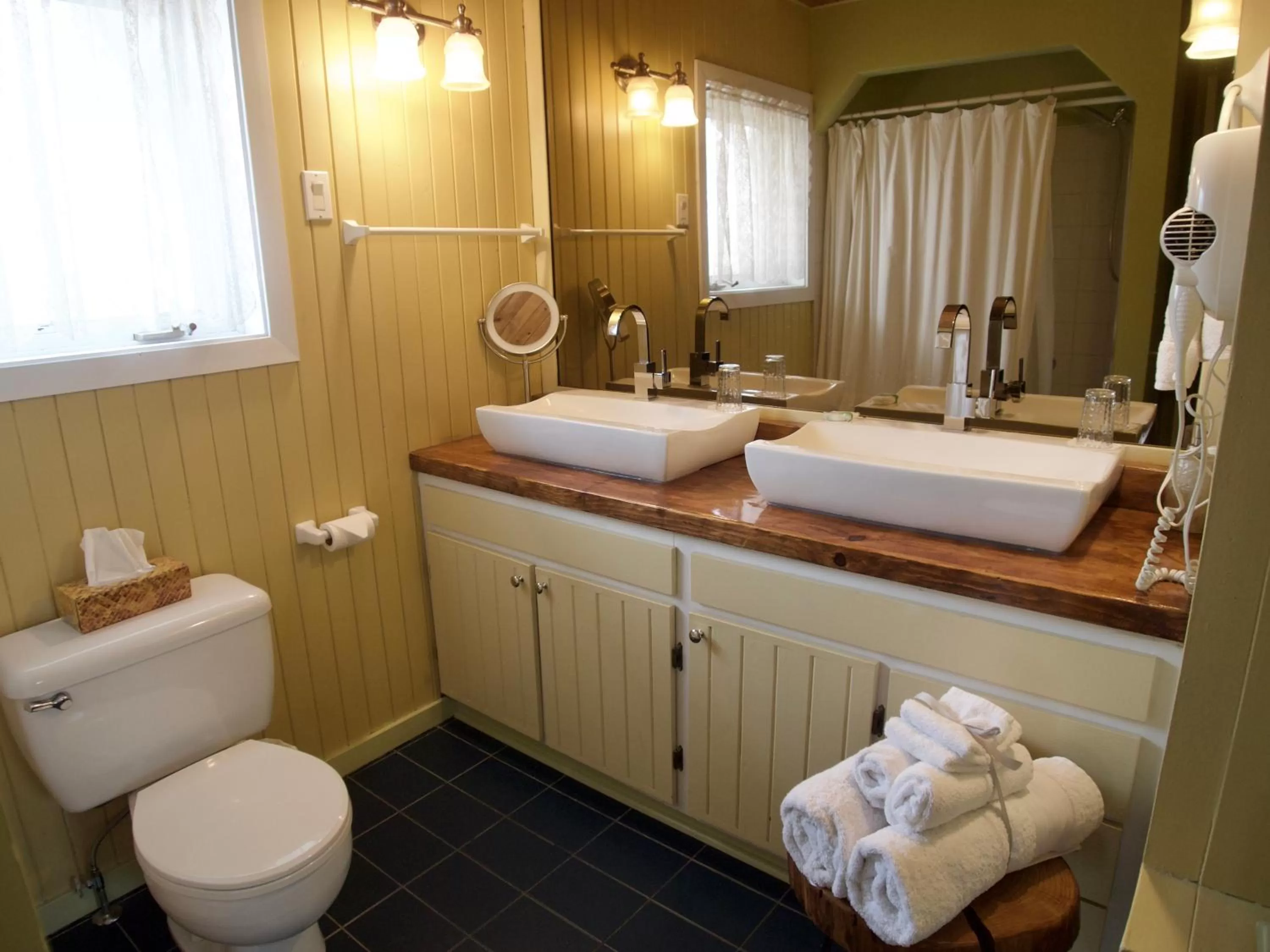 Au Manoir de la rue Merry