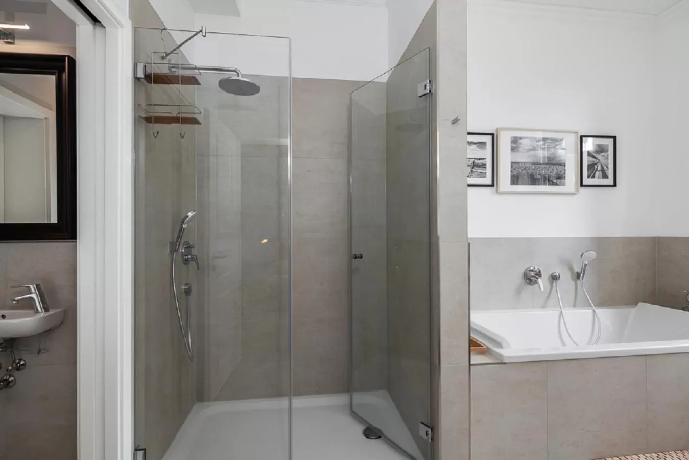 Shower in Hotel Rosenhof