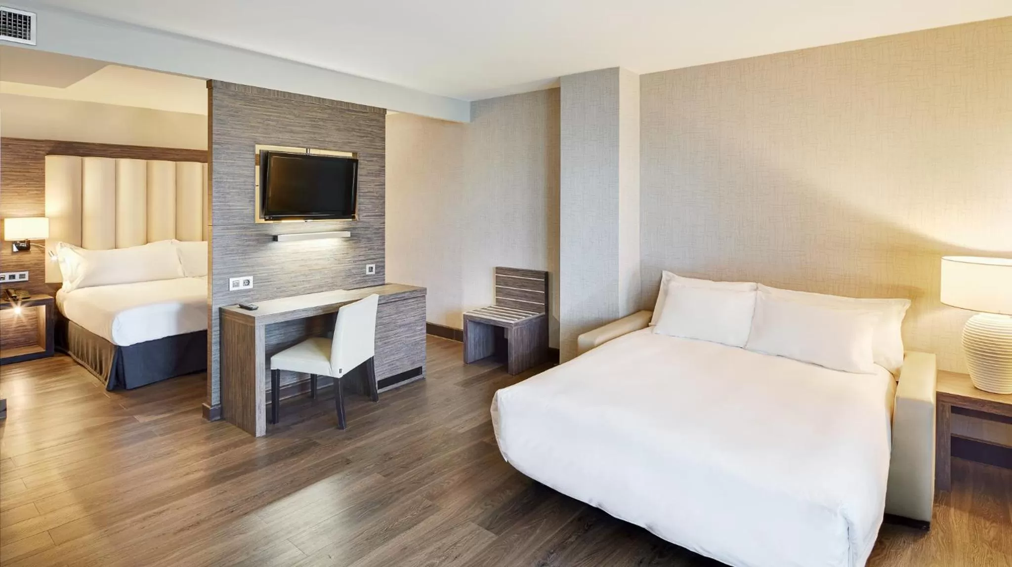 Bed in Gran Hotel Luna de Granada