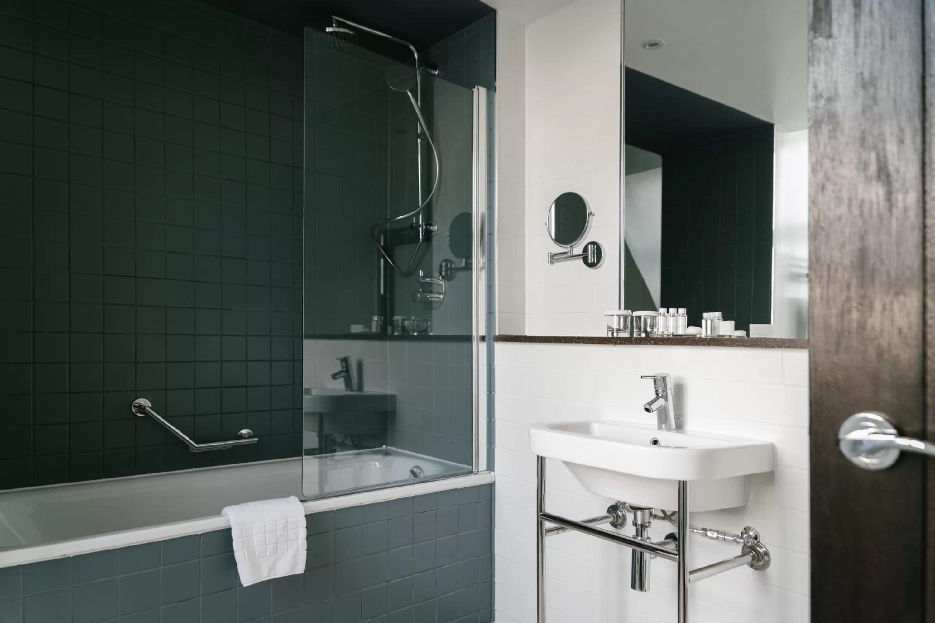 Bathroom in voco Grand Central Glasgow by IHG