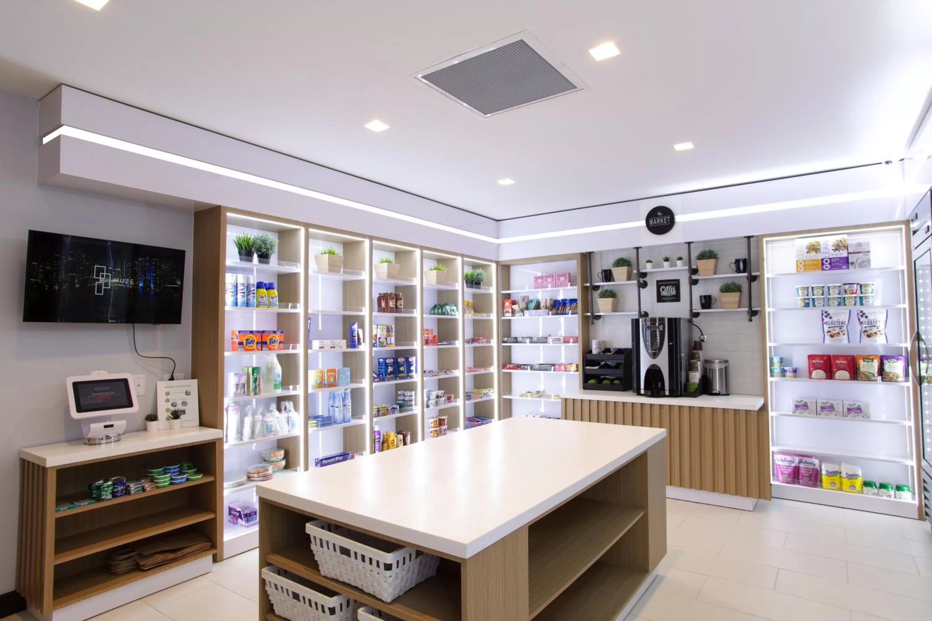 On-site shops in Mint House Miami - Downtown