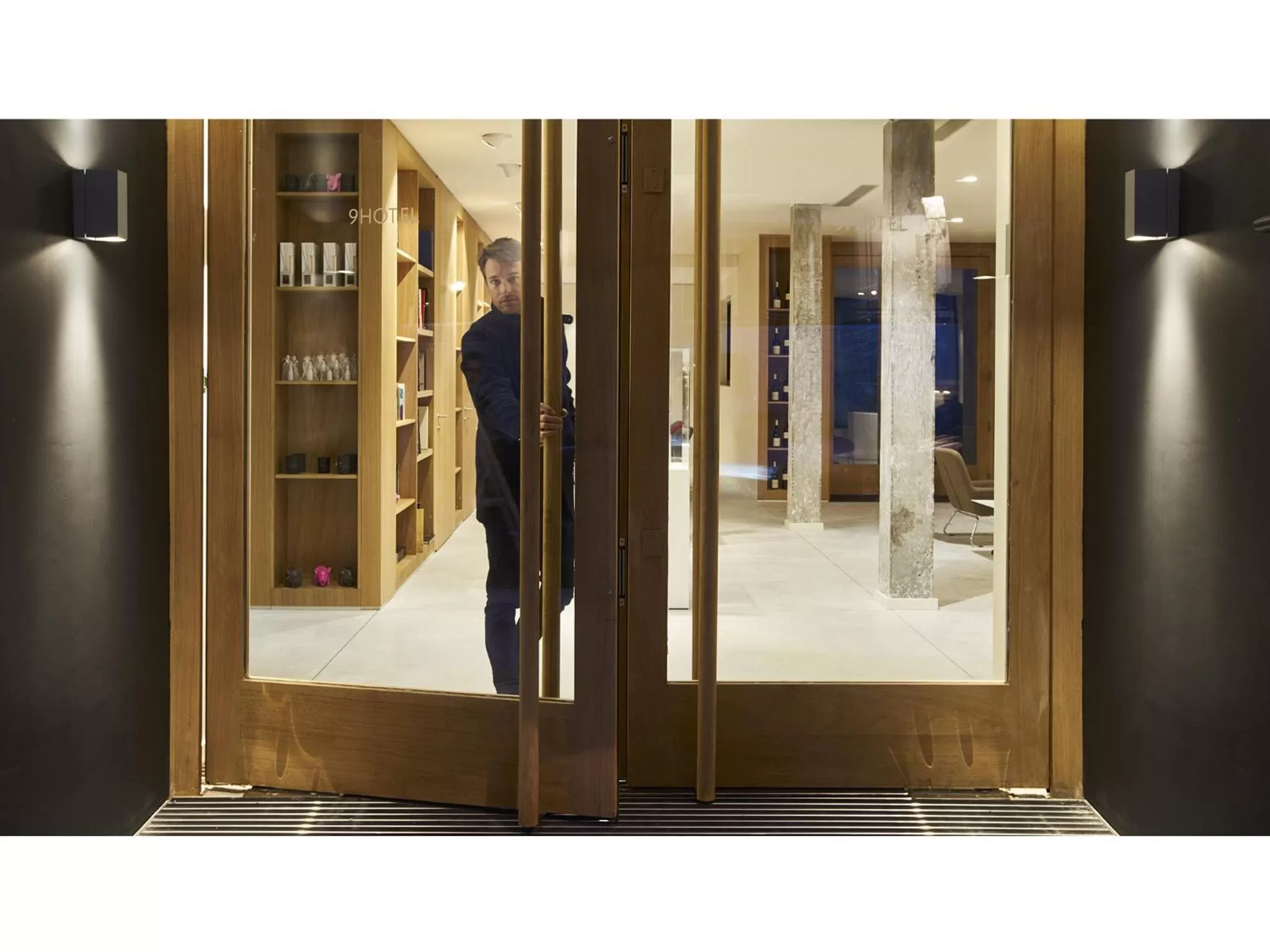 Facade/entrance in 9Hotel Sablon