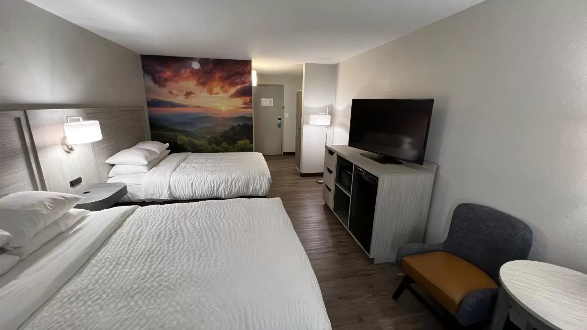 Queen Room with Two Queen Beds in Clarion Pointe Sylva near Cherokee Area Queen Room with Two Queen Beds in Clarion Pointe Sylva near Cherokee Area