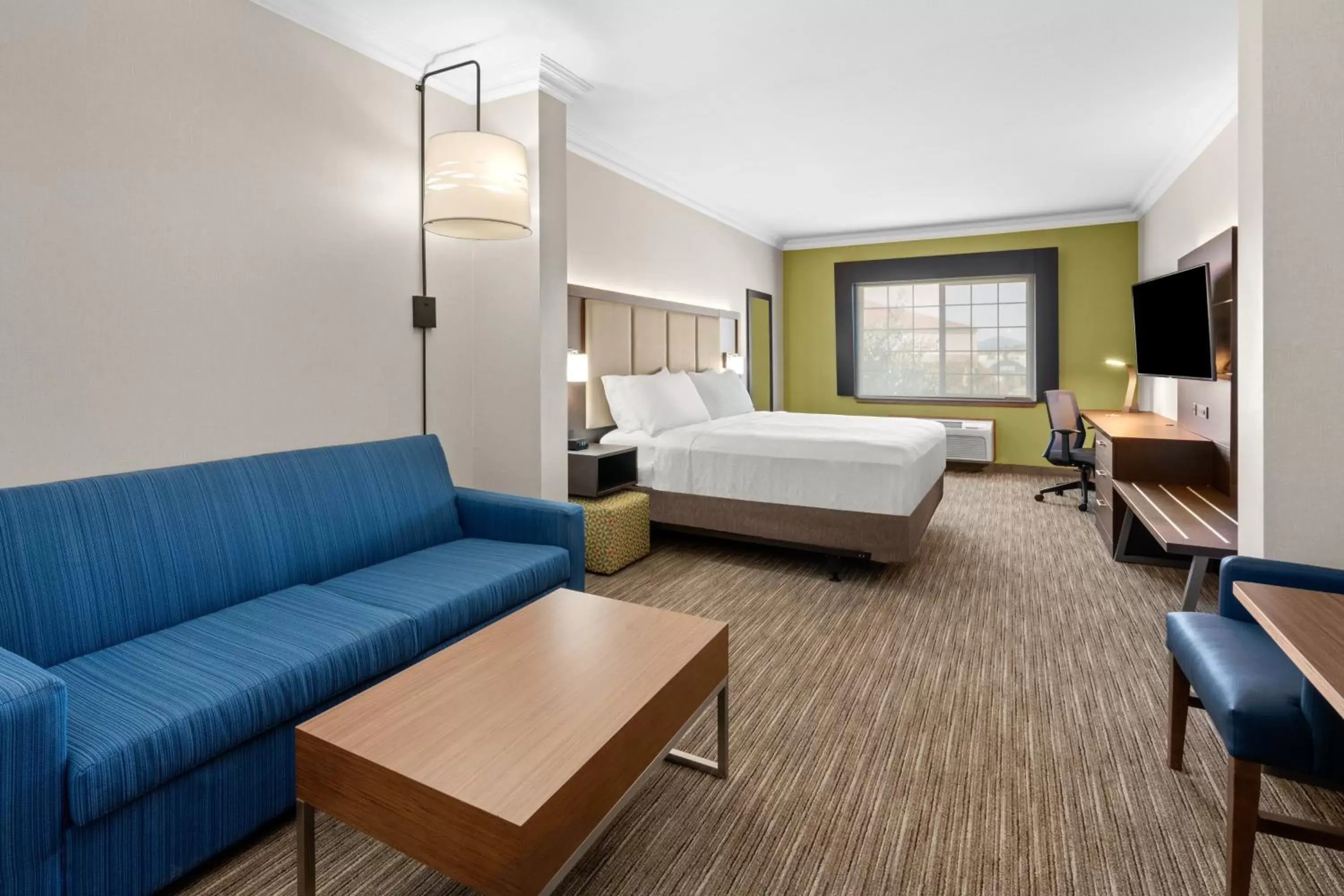 King Suite in Holiday Inn Express & Suites Klamath Falls Central by IHG King Suite in Holiday Inn Express & Suites Klamath Falls Central by IHG