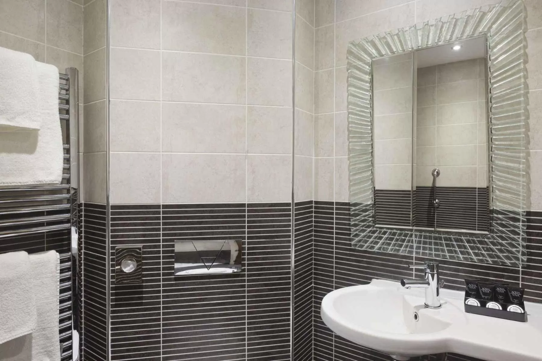 Bathroom in Ramada Birmingham Oldbury M5 J2