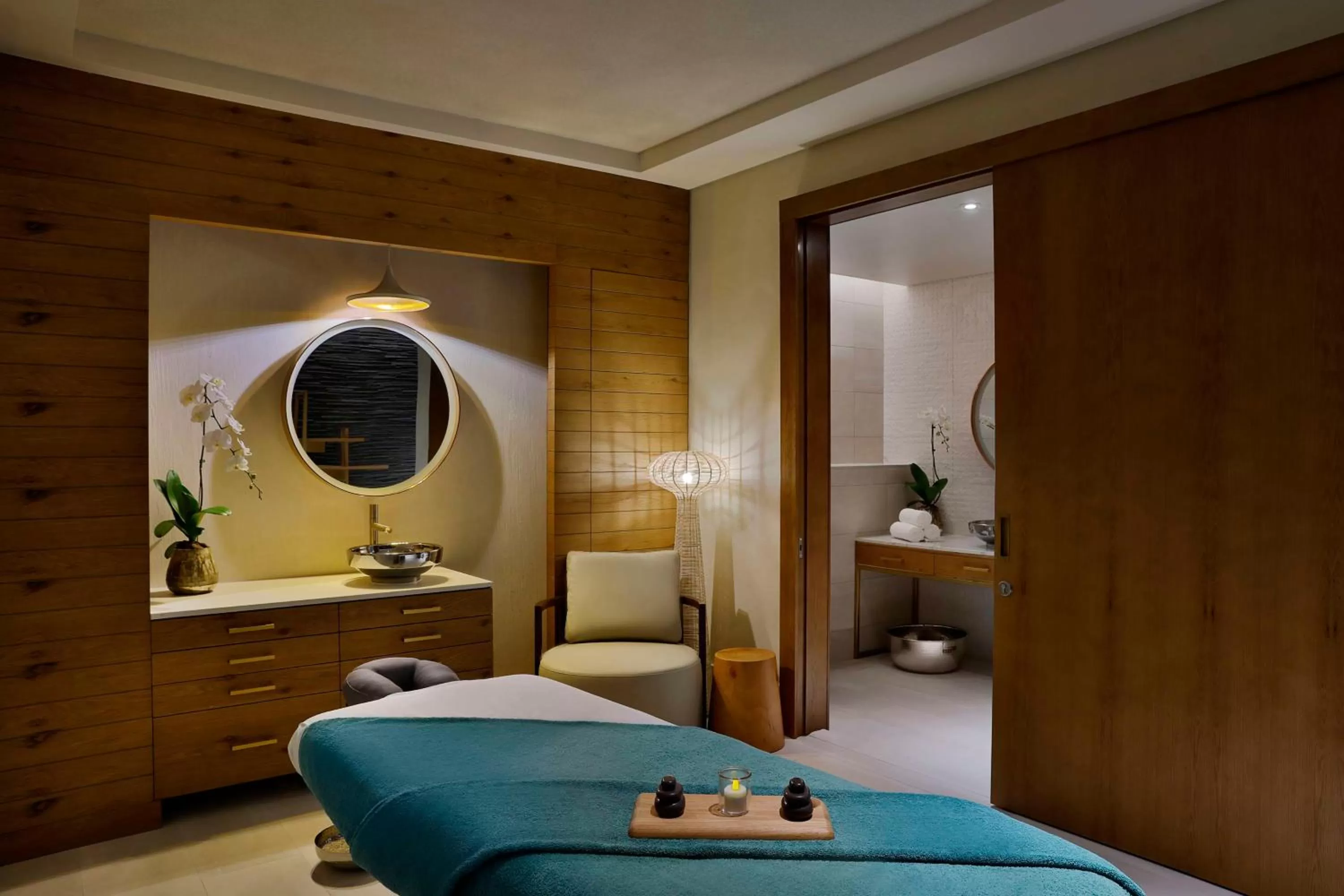 Spa and wellness centre/facilities, Bed in Hilton Abu Dhabi Yas Island