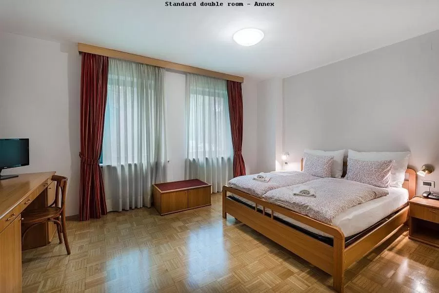 Bedroom, Bed in Hotel Dvorec